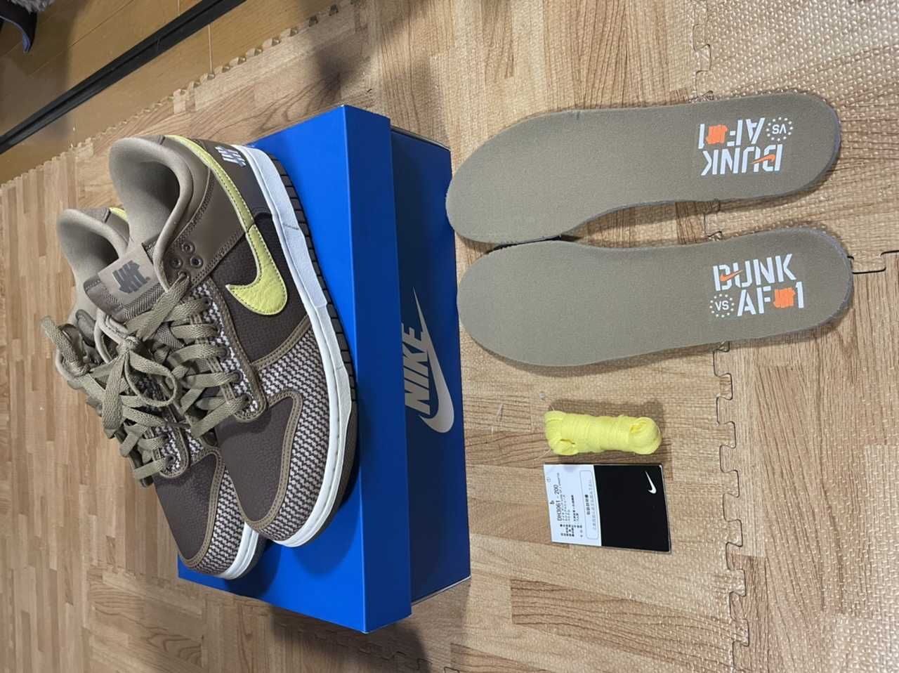 UNDEFEATED × Nike Dunk Low SP  "Canteen/Lemon Frost/Palomino"