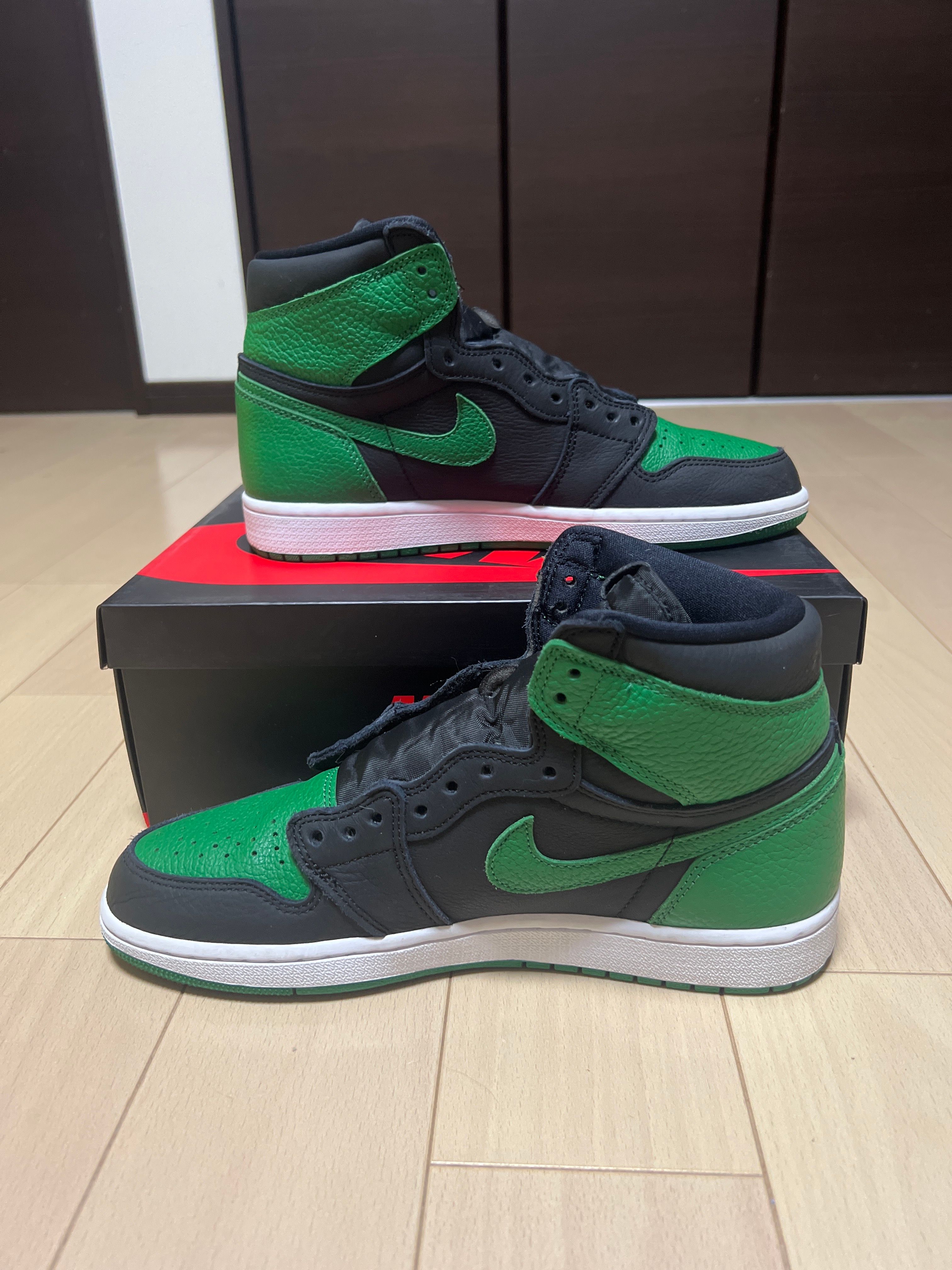 Nike Air Jordan 1 Retro High OG "Black/Pine Green" (2020)      