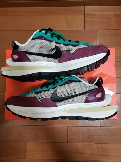 sacai × Nike Vapor Waffle "String/Red/Green"