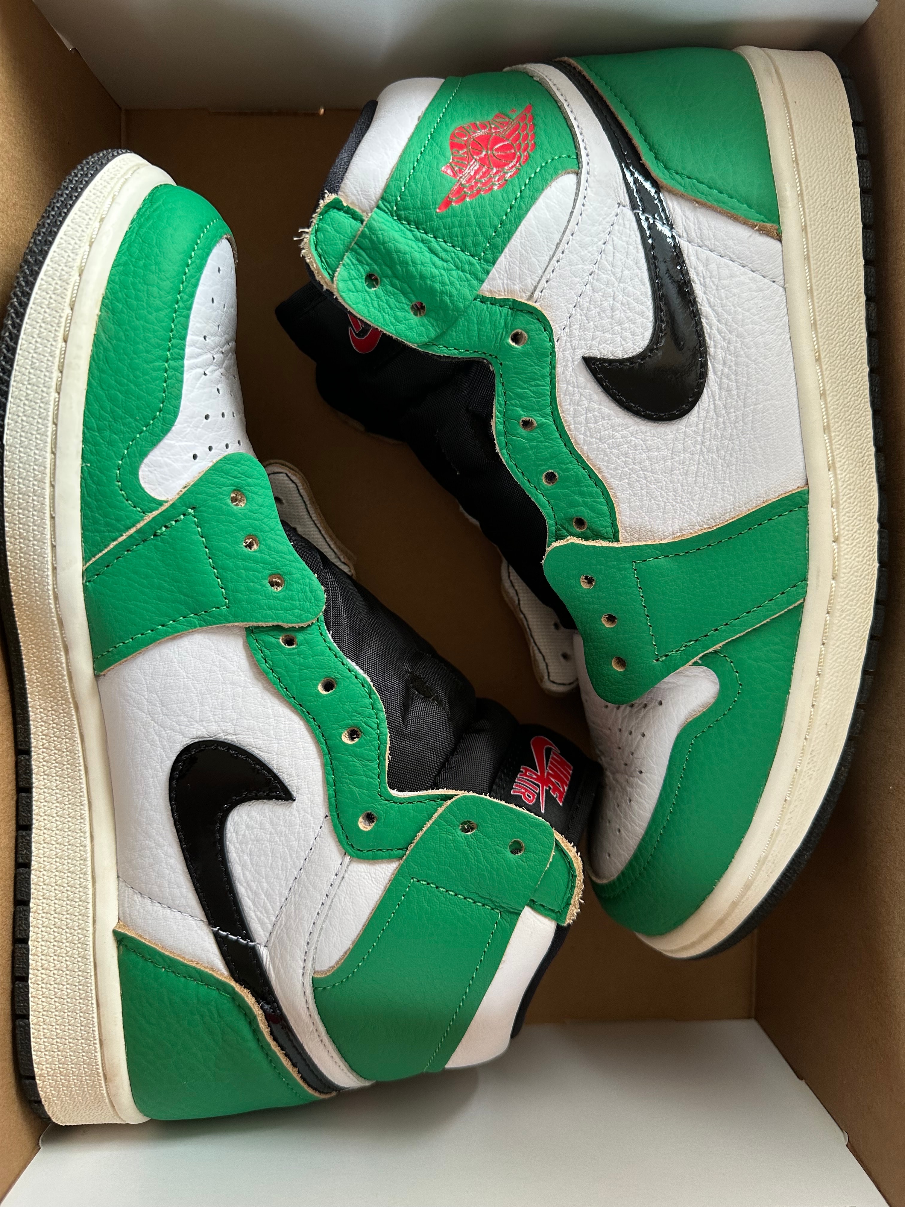 Nike Women's Air Jordan 1 High OG "Lucky Green/White-Sail-Black"