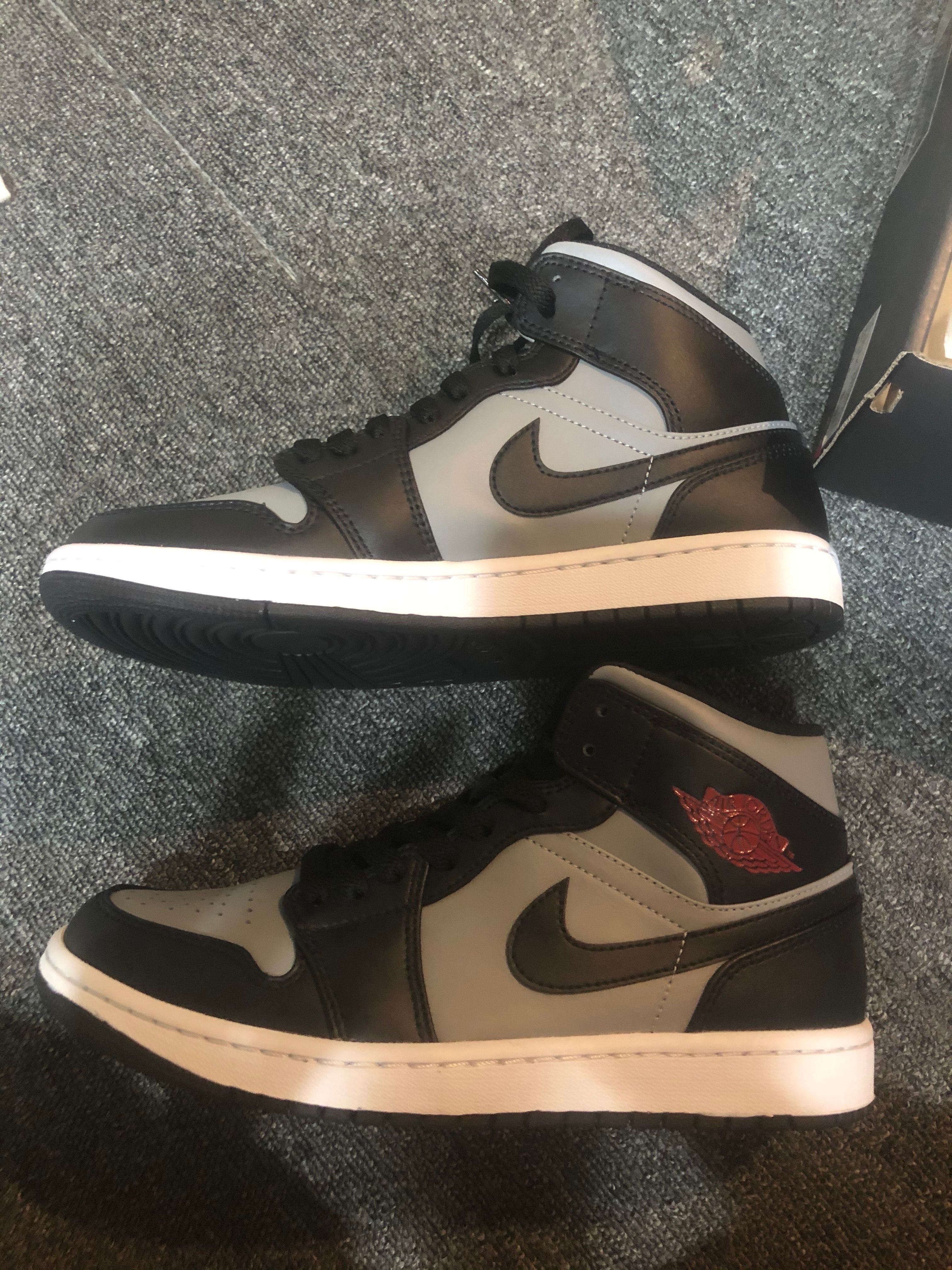 Nike Air Jordan 1 Mid "Shadow"