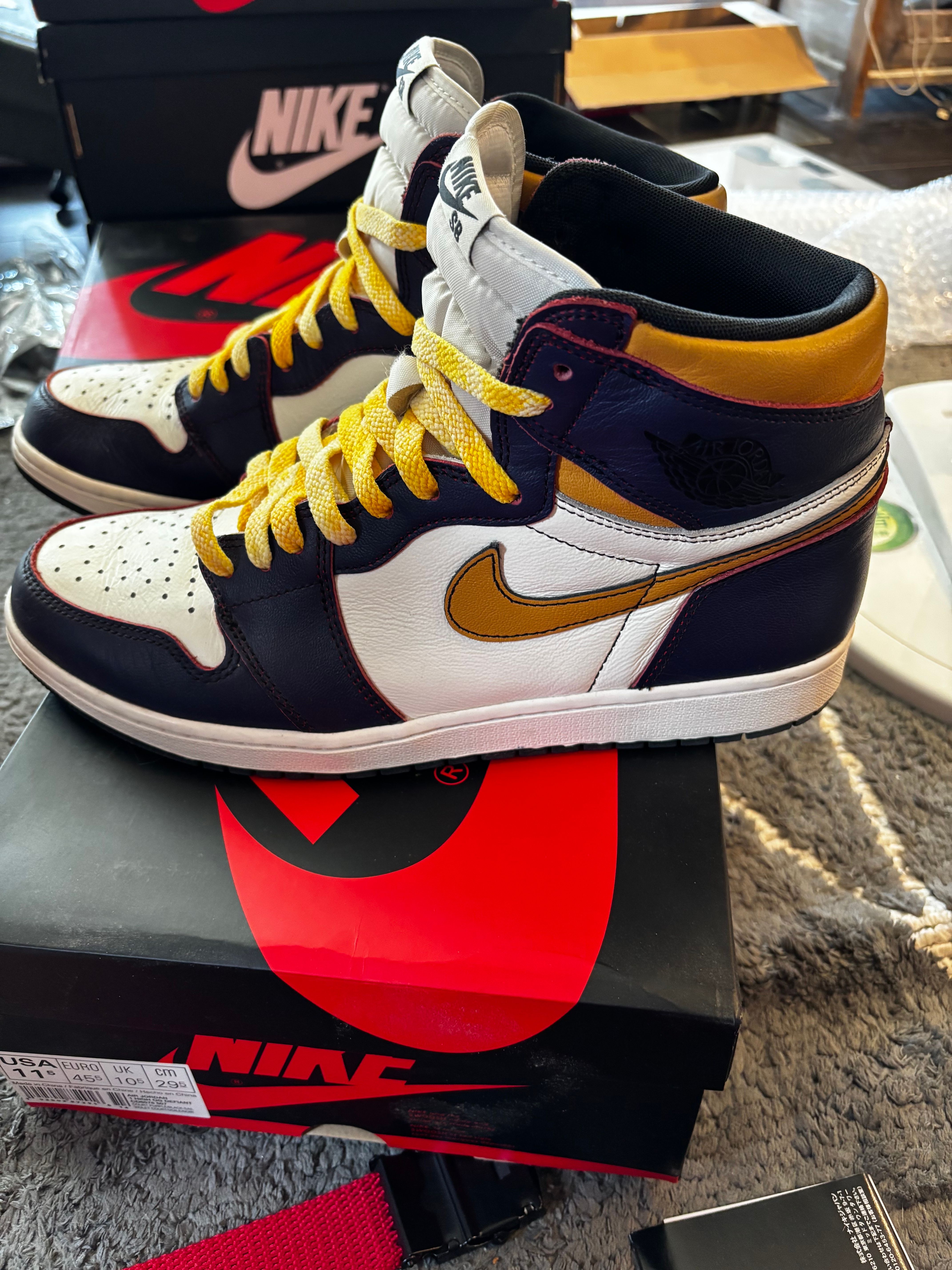 Nike SB × Air Jordan 1 Retro High "La To Chicago"  