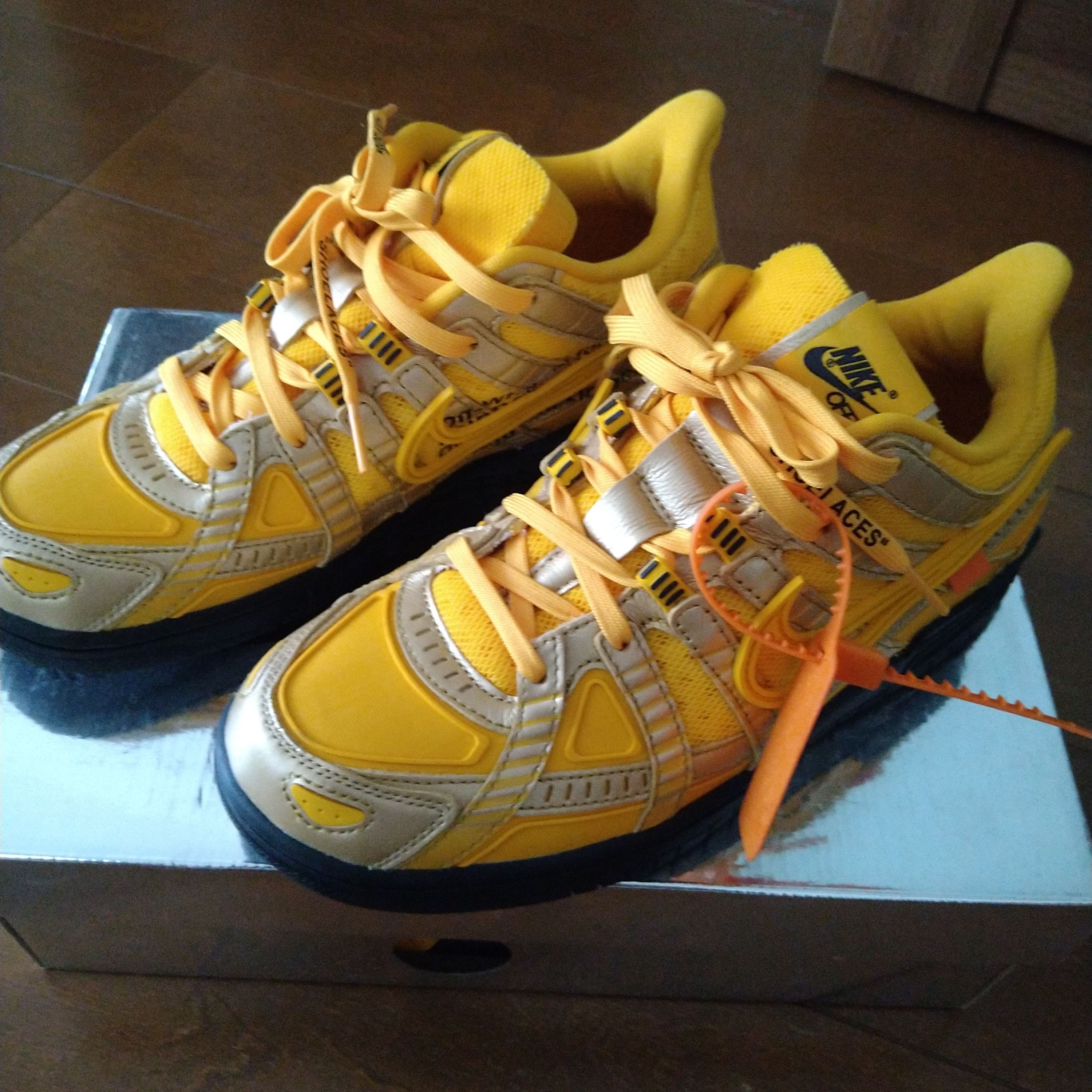 Off-White × Nike Air Rubber Dunk "University Gold"