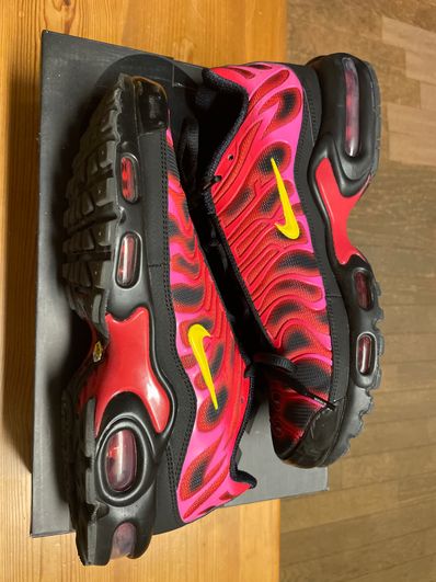 Supreme × Nike Air Max Plus "Hyper Grape"