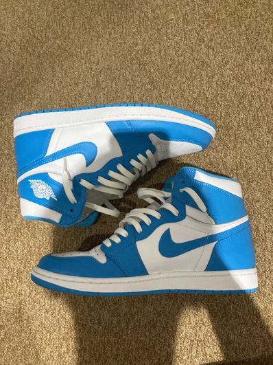 Nike Air Jordan 1 Retro High "UNC"