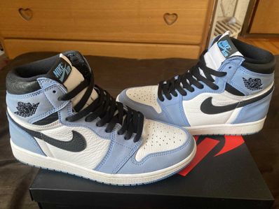 Nike Air Jordan 1 High OG "University Blue"