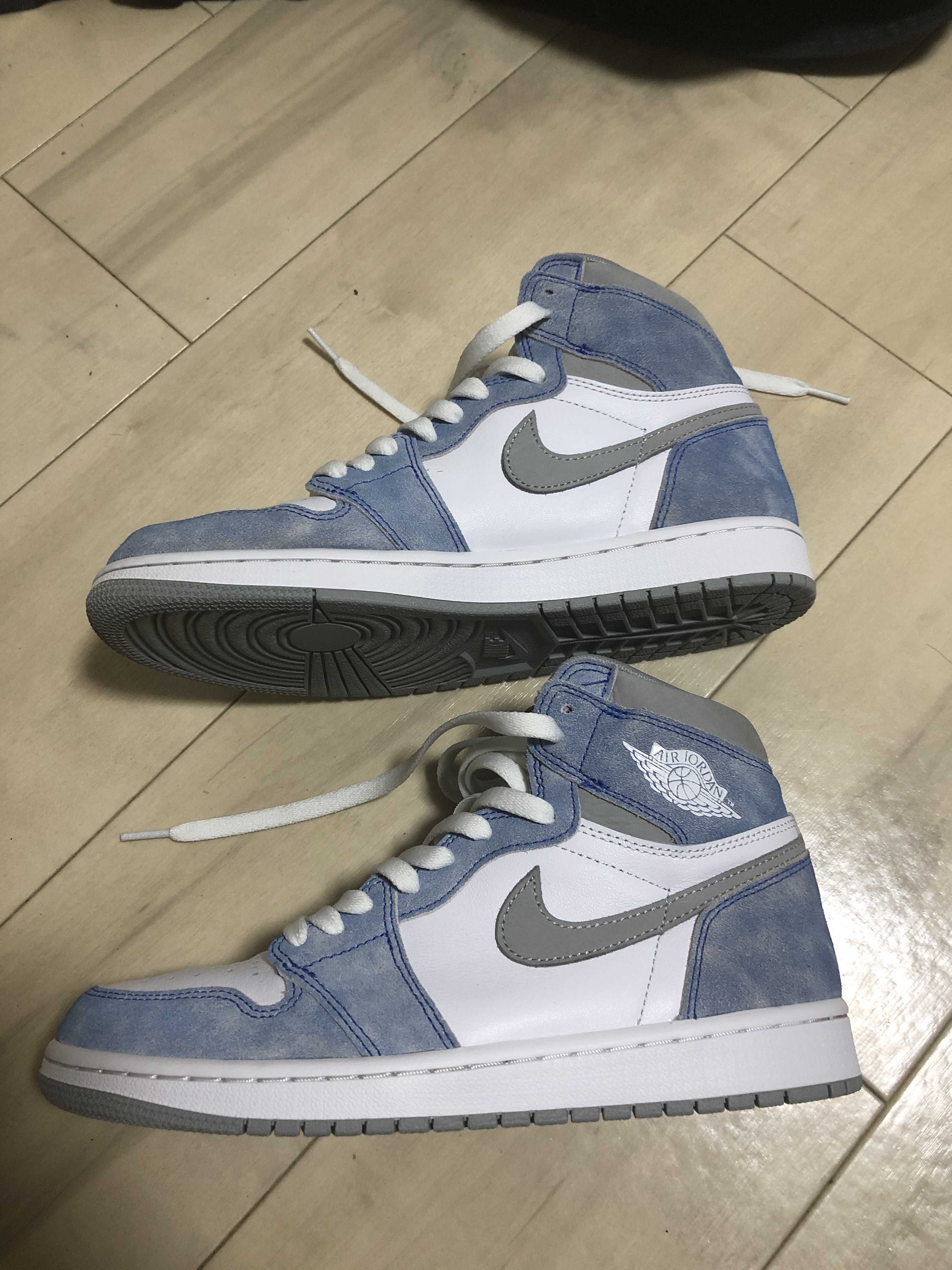 Nike Air Jordan 1 High OG "Hyper Royal"