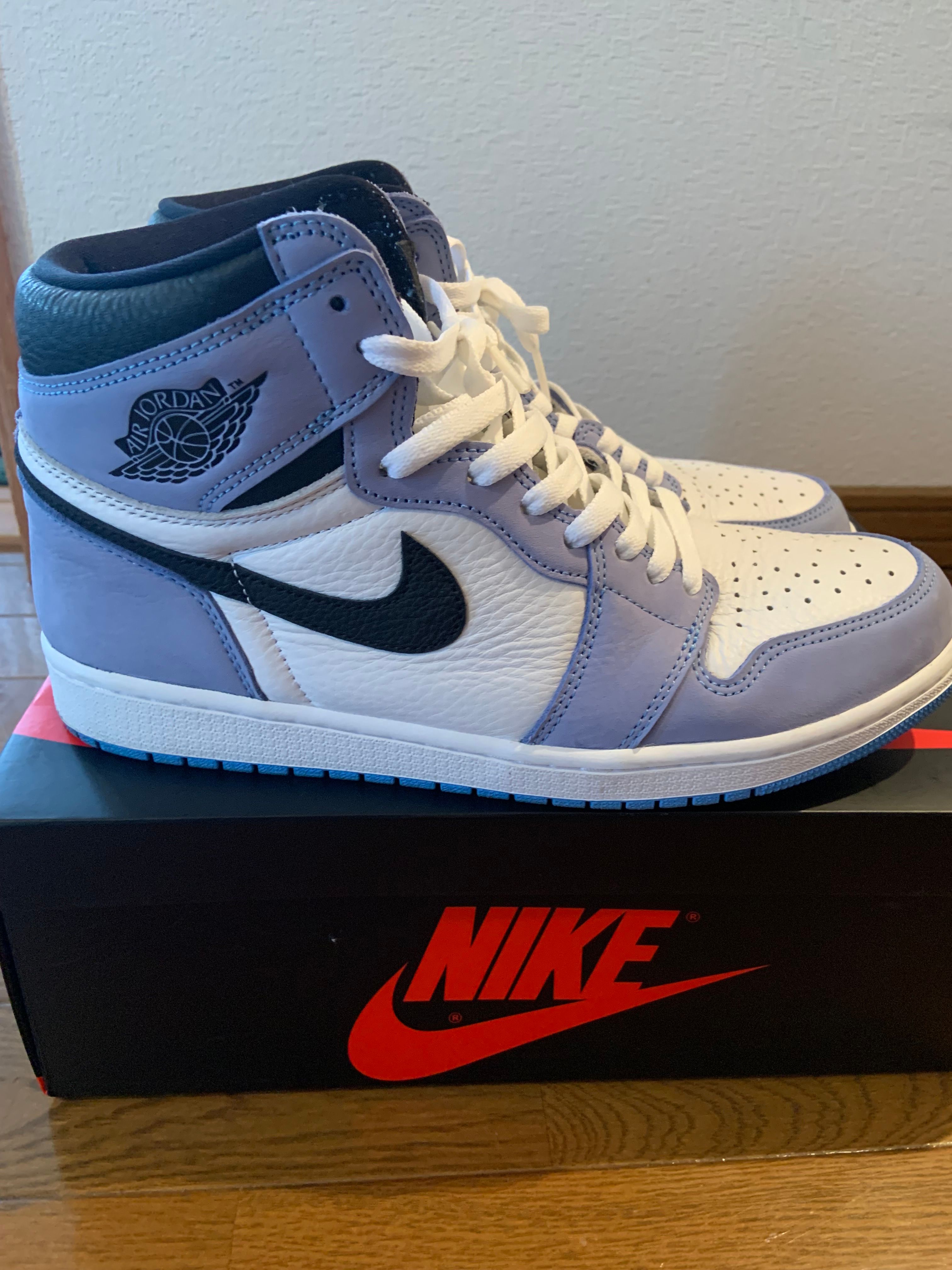 Nike Air Jordan 1 High OG "University Blue"