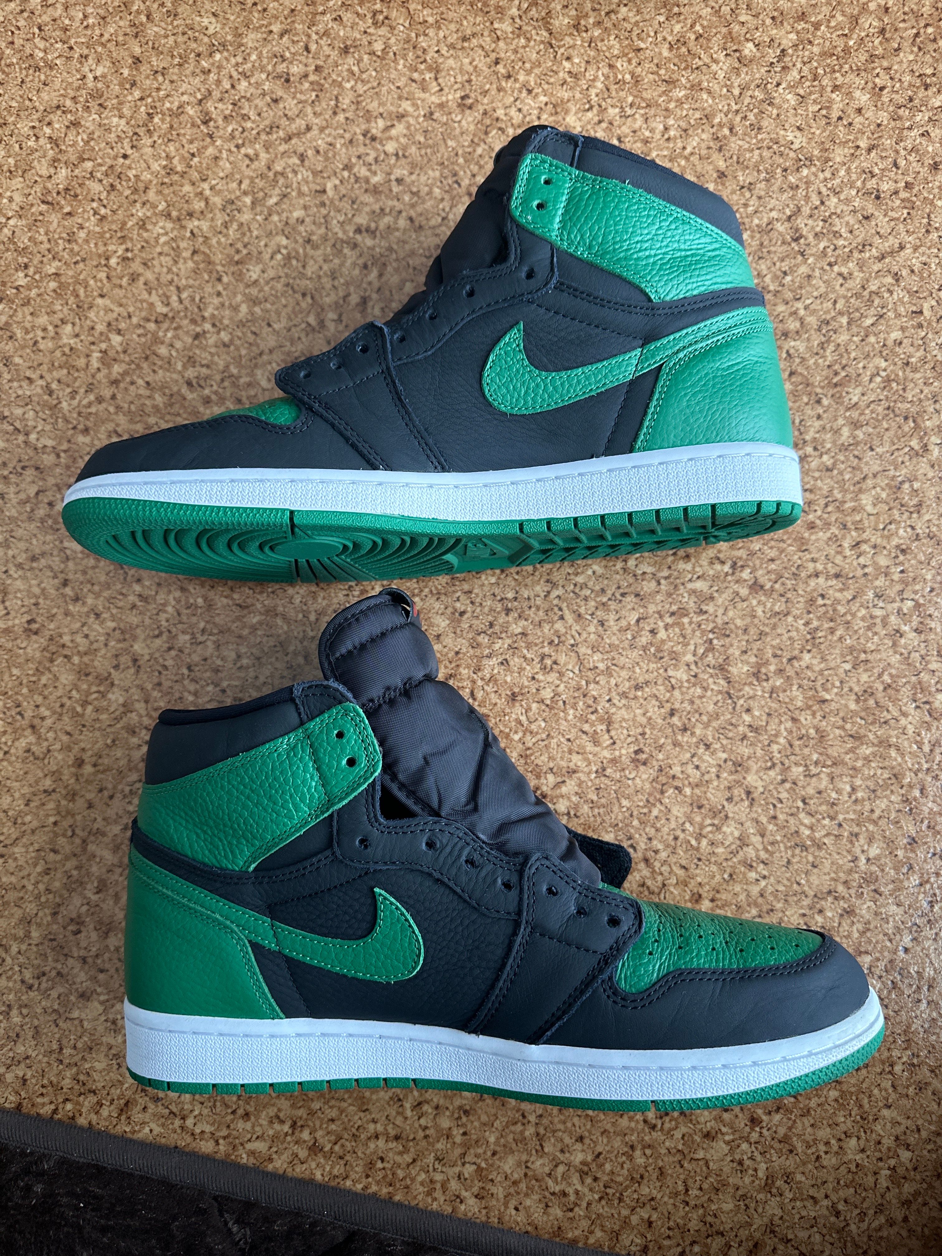 Nike Air Jordan 1 Retro High OG "Black/Pine Green" (2020)