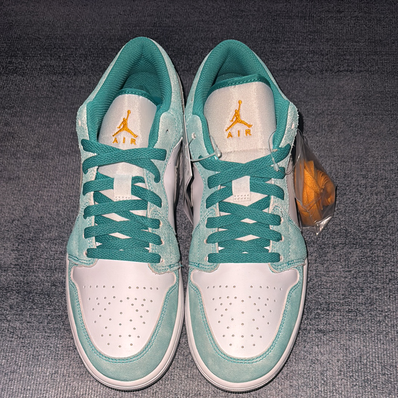 Nike Air Jordan 1 Low SE "New Emerald"