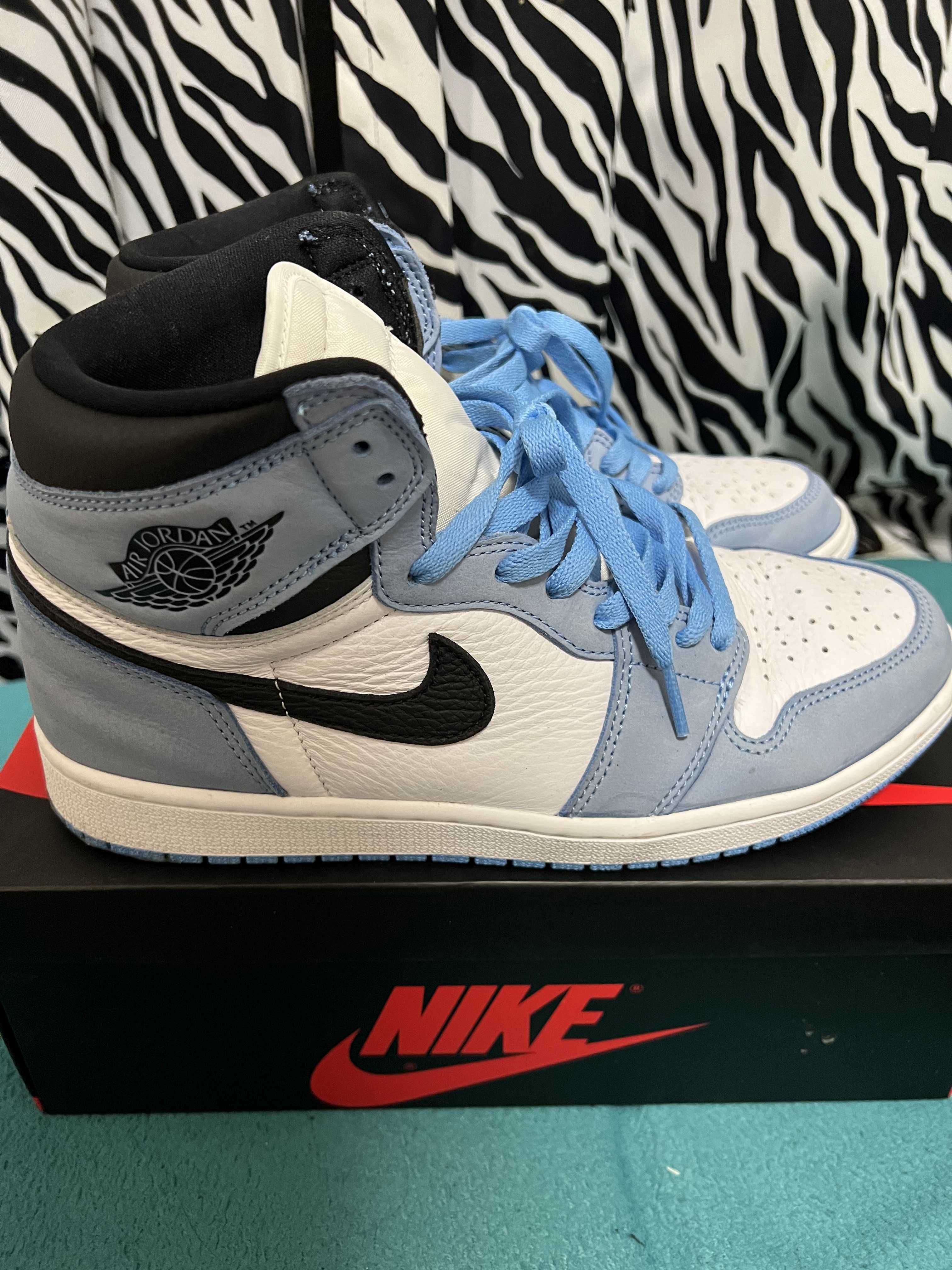 Nike Air Jordan 1 High OG "University Blue"