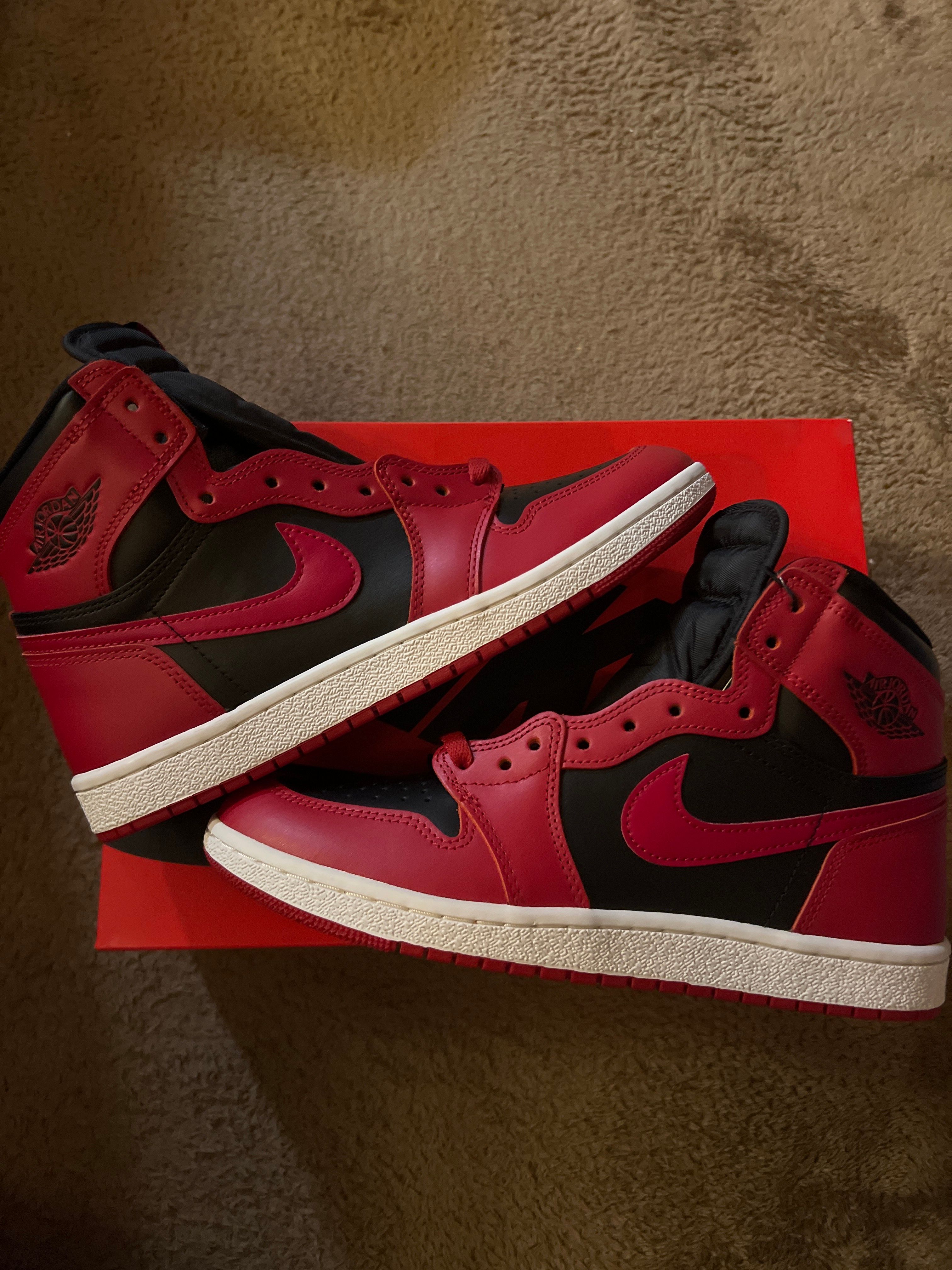 Nike Air Jordan 1 High ’85 "Varsity Red"