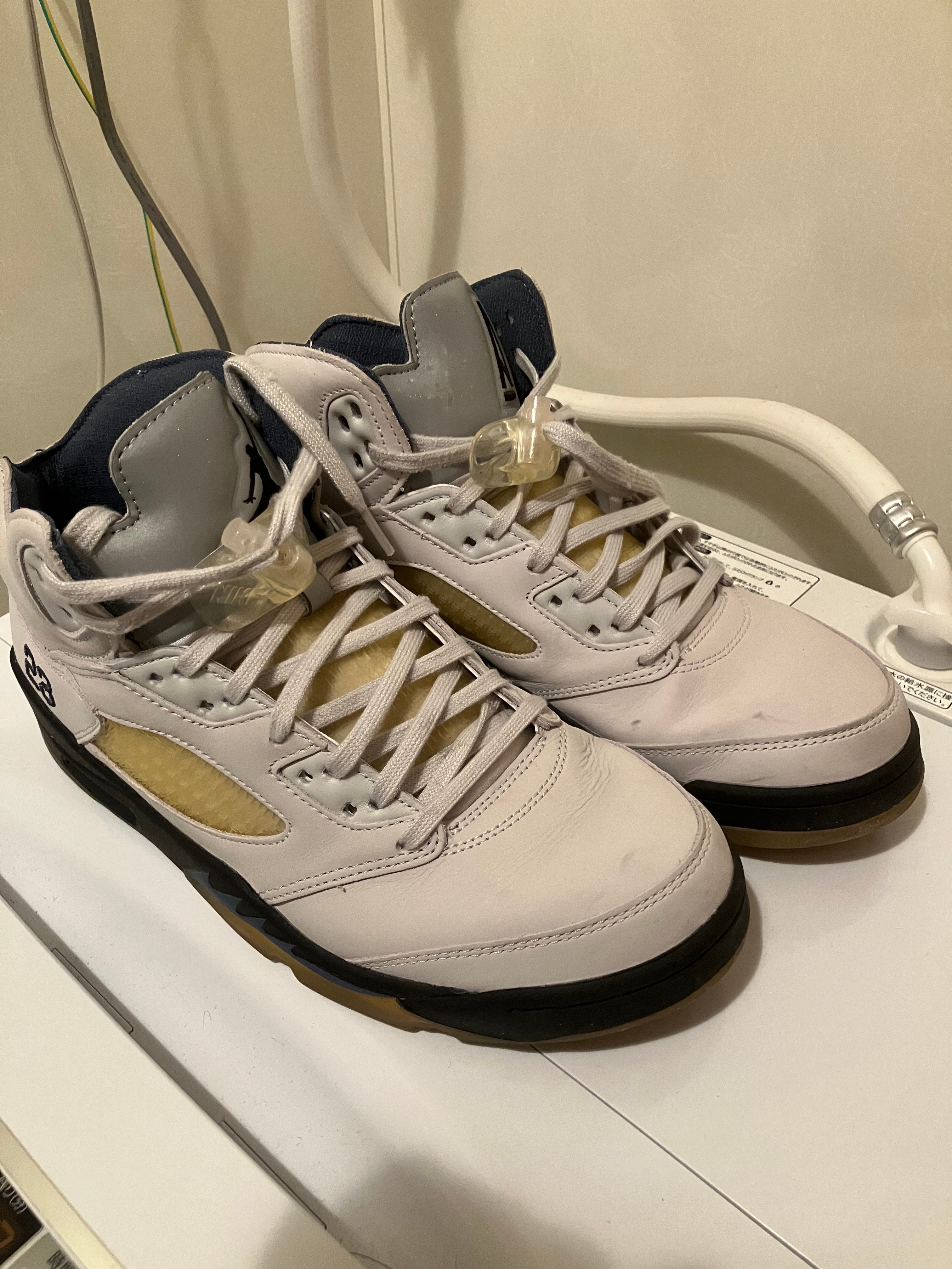 アママニエール × ナイキ ウィメンズ エアジョーダン5 レトロ SP "ドーン"