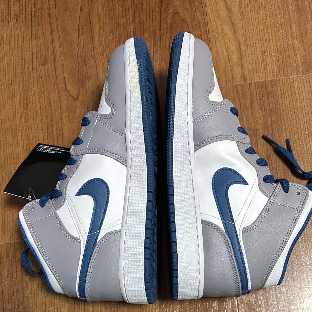 Nike GS Air Jordan 1 Mid "True Blue"