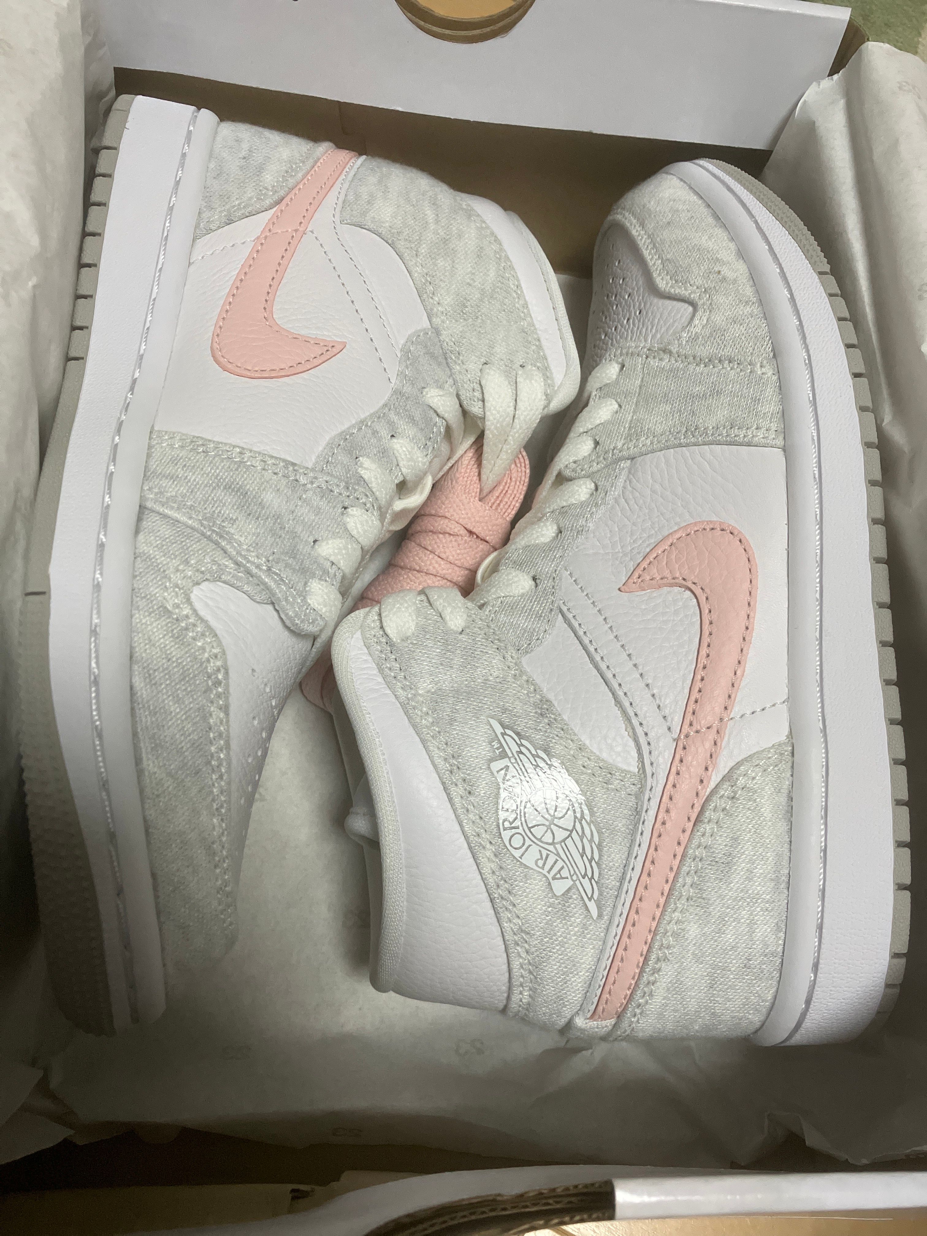 Nike Women's Air Jordan 1 Mid SE "Light Iron Ore"