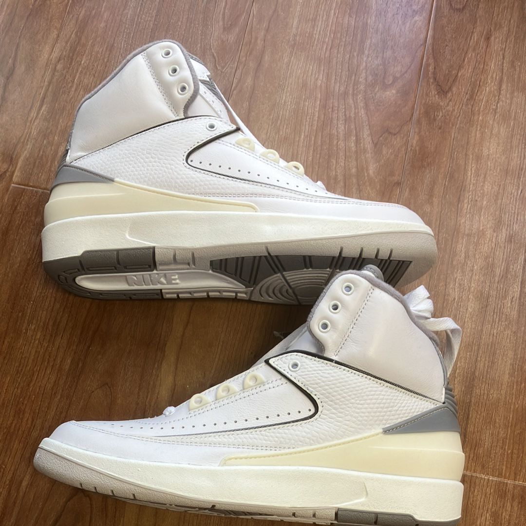 Nike Air Jordan 2 "White and Cement Grey"