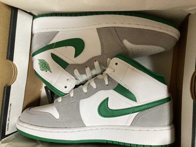 Nike GS Air Jordan 1 Mid SE "White Pine Green Smoke Grey"