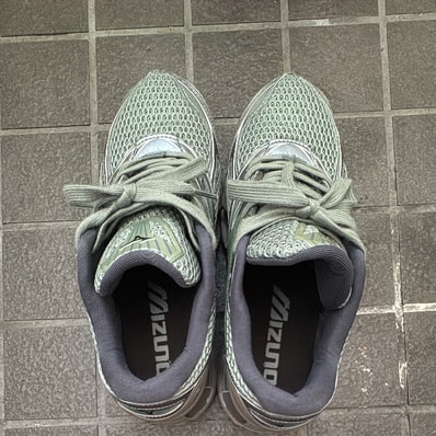 Mizuno Wave Prophecy LS "Green/Black/Metallic Grey"