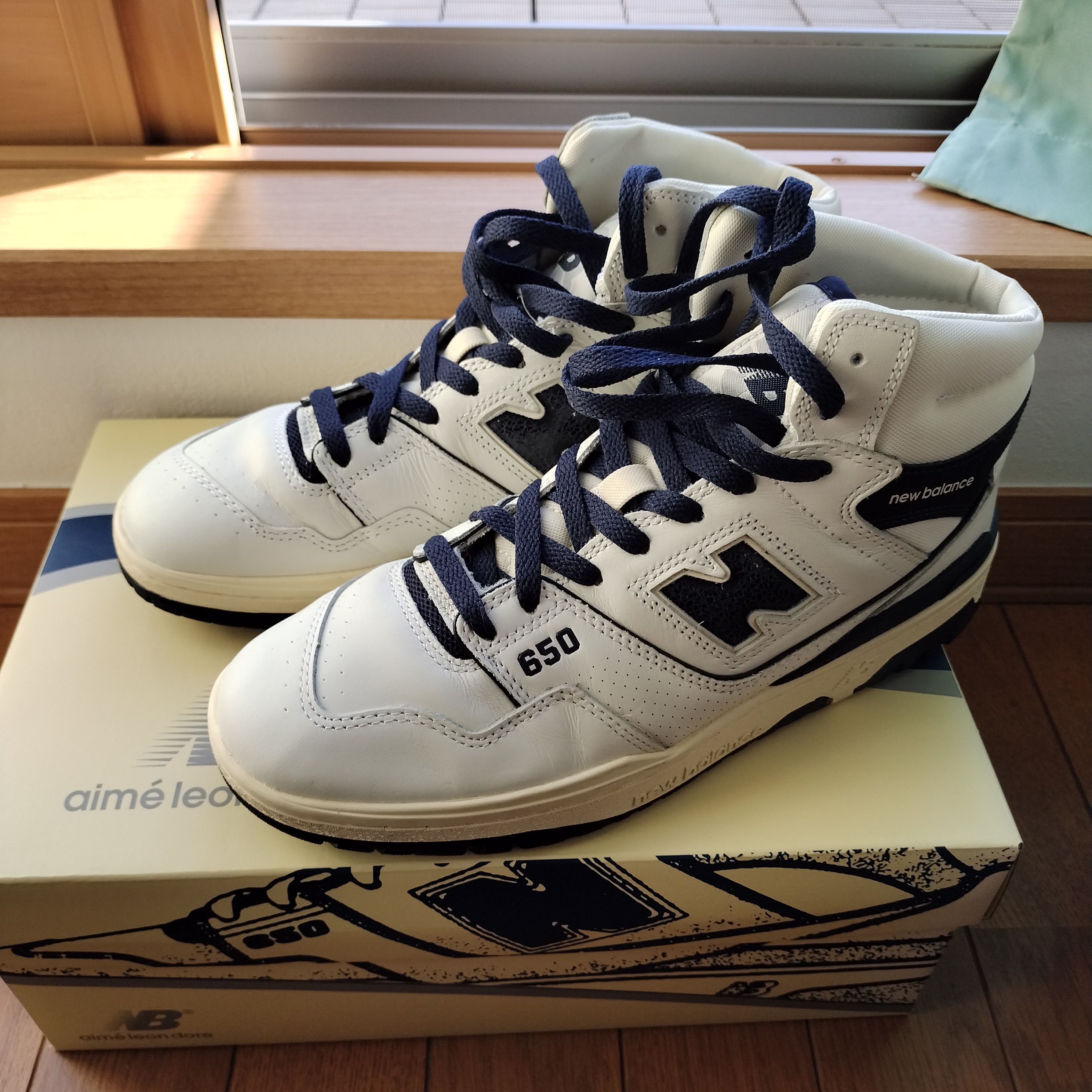 エメレオンドレ × ニューバランス 650R "ネイビー"