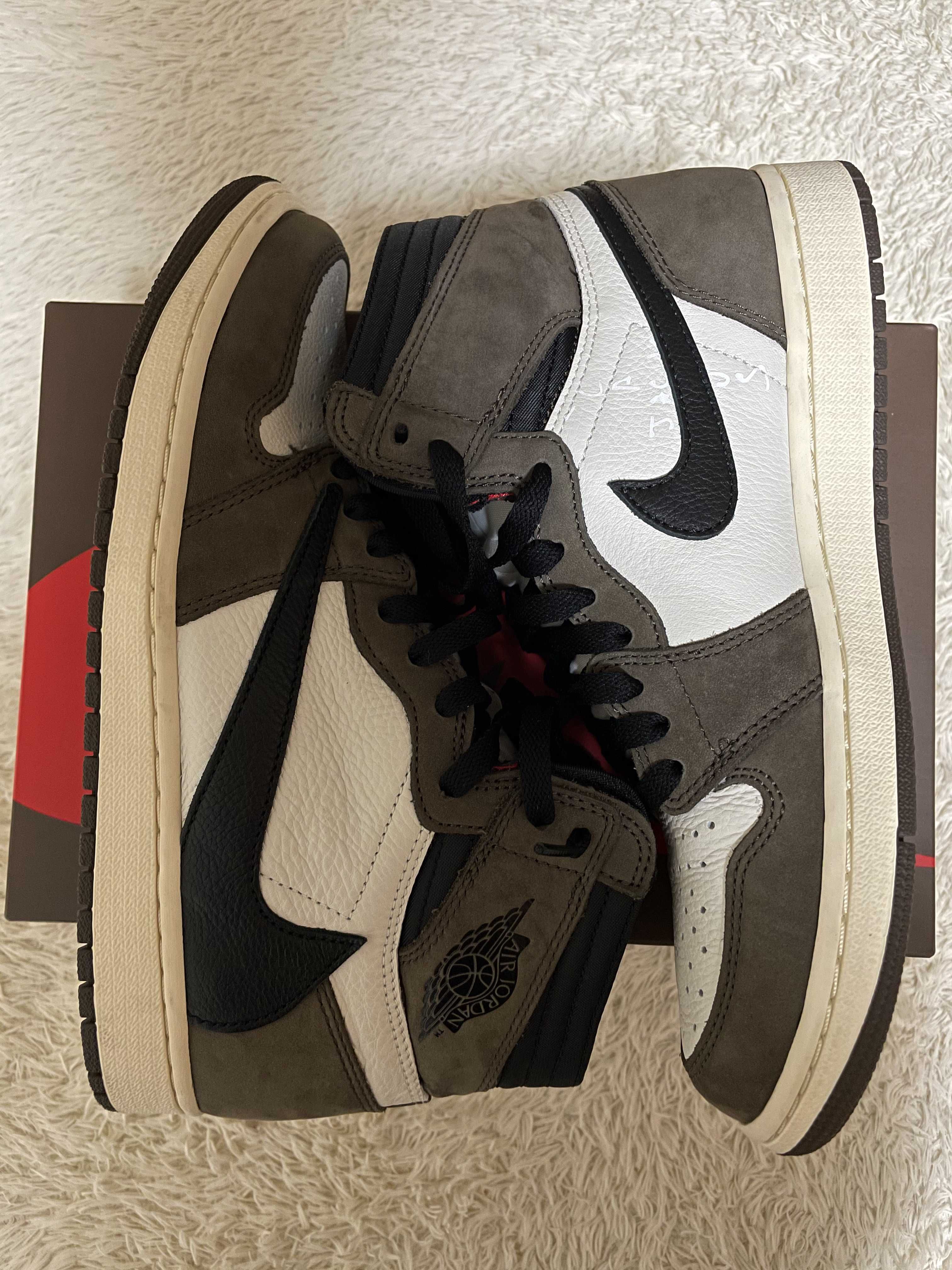 Travis Scott × Nike Air Jordan 1 Retro High OG TS SP "Sail/Dark Mocha"
