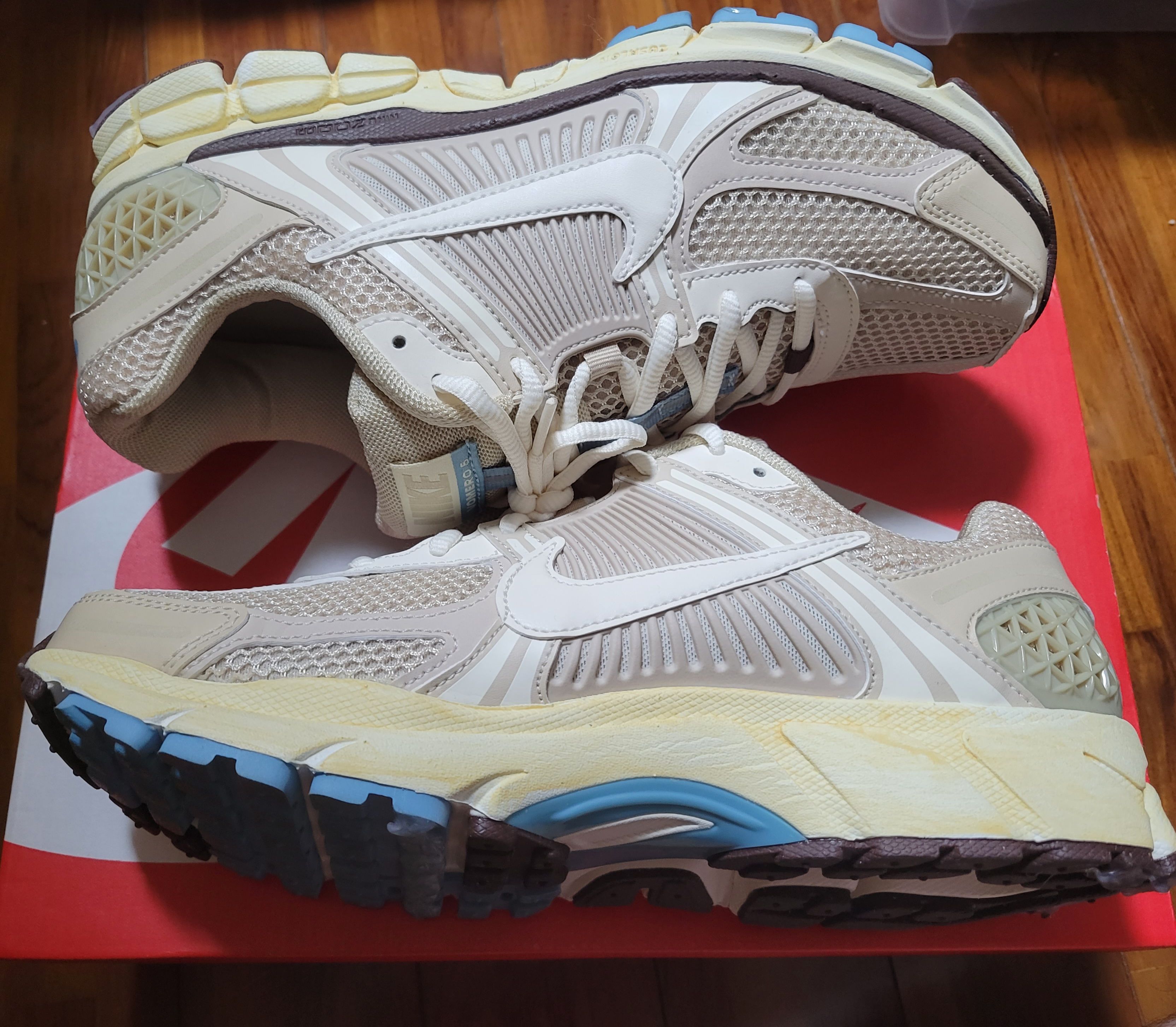 Nike Women's Zoom Vomero 5 "Oatmeal"