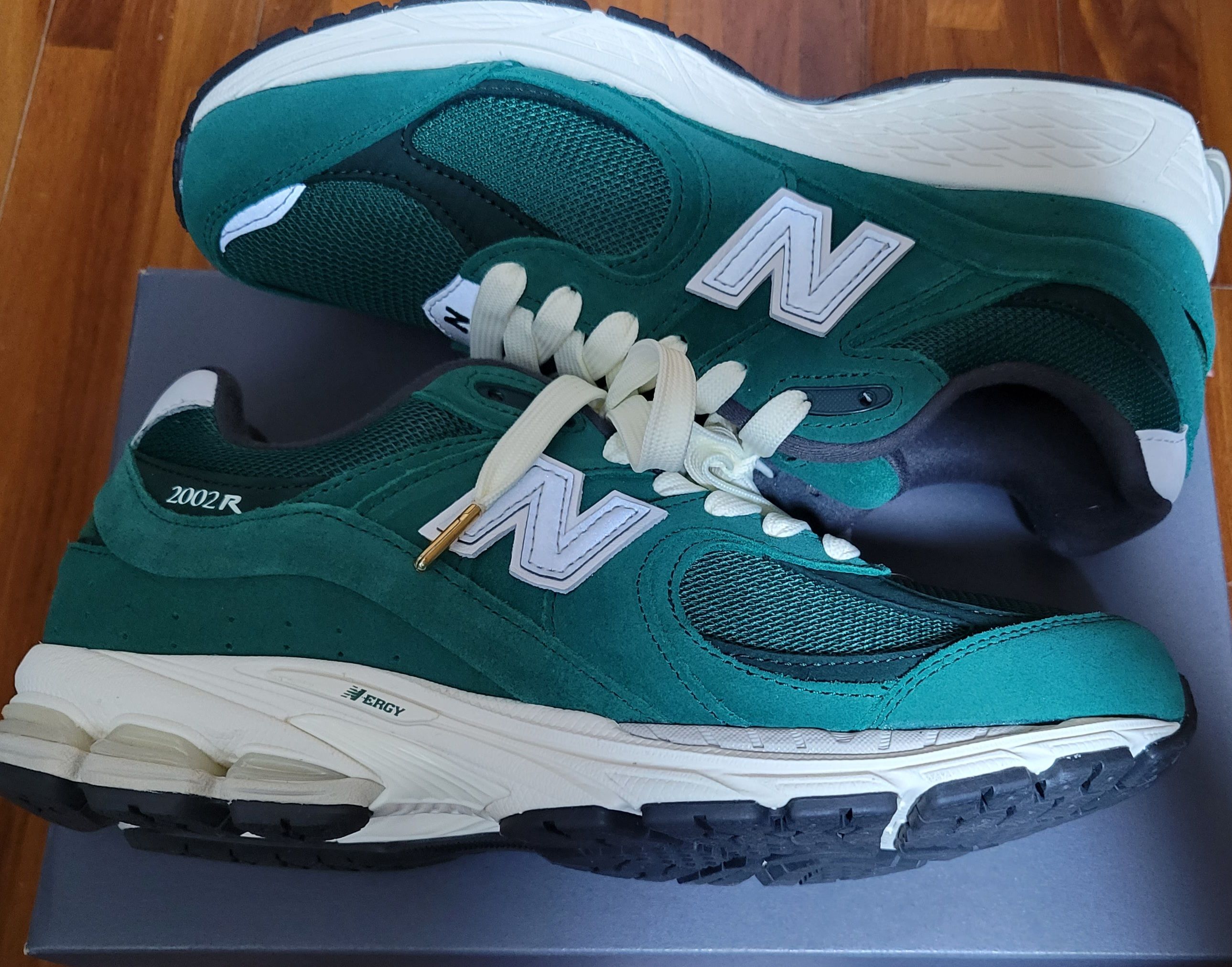 New Balance 2002R "Forest Green"