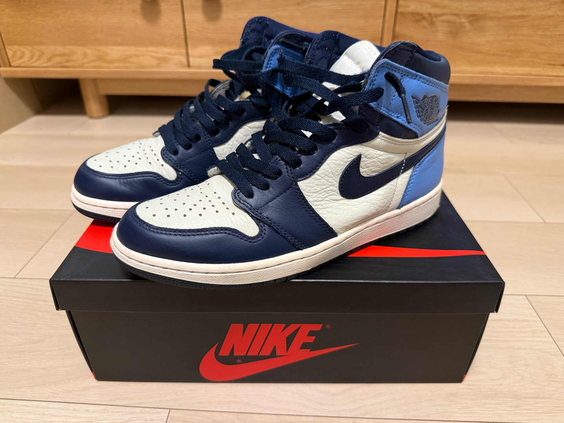 Nike Air Jordan 1 Retro High OG "Obsidian/University Blue"