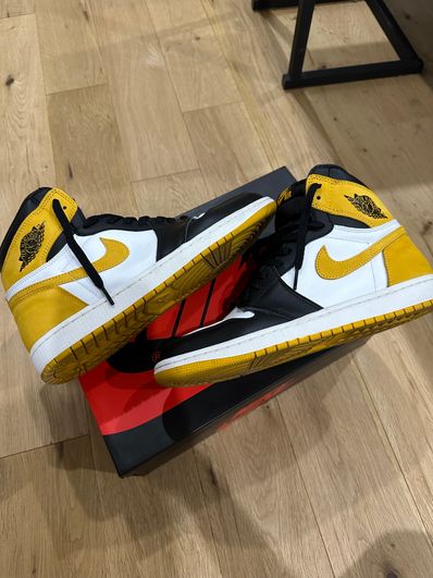 Nike Air Jordan 1 Retro High OG "Black Toe/Yellow Ochre"
