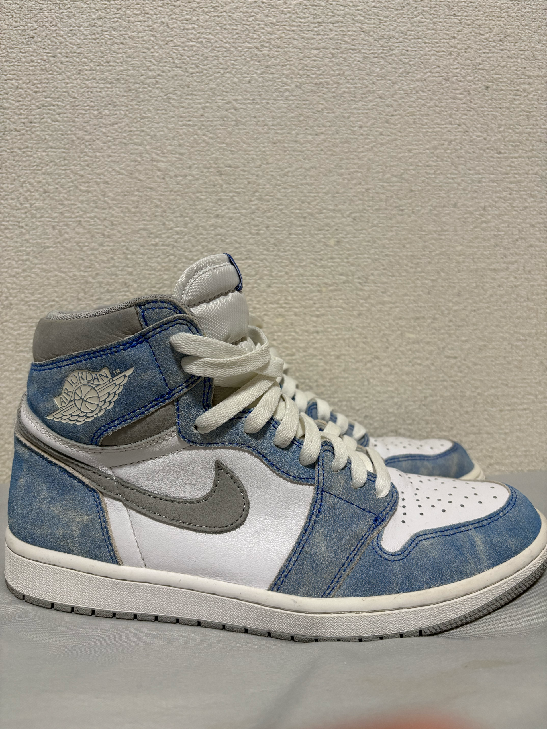 Nike Air Jordan 1 High OG "Hyper Royal"
