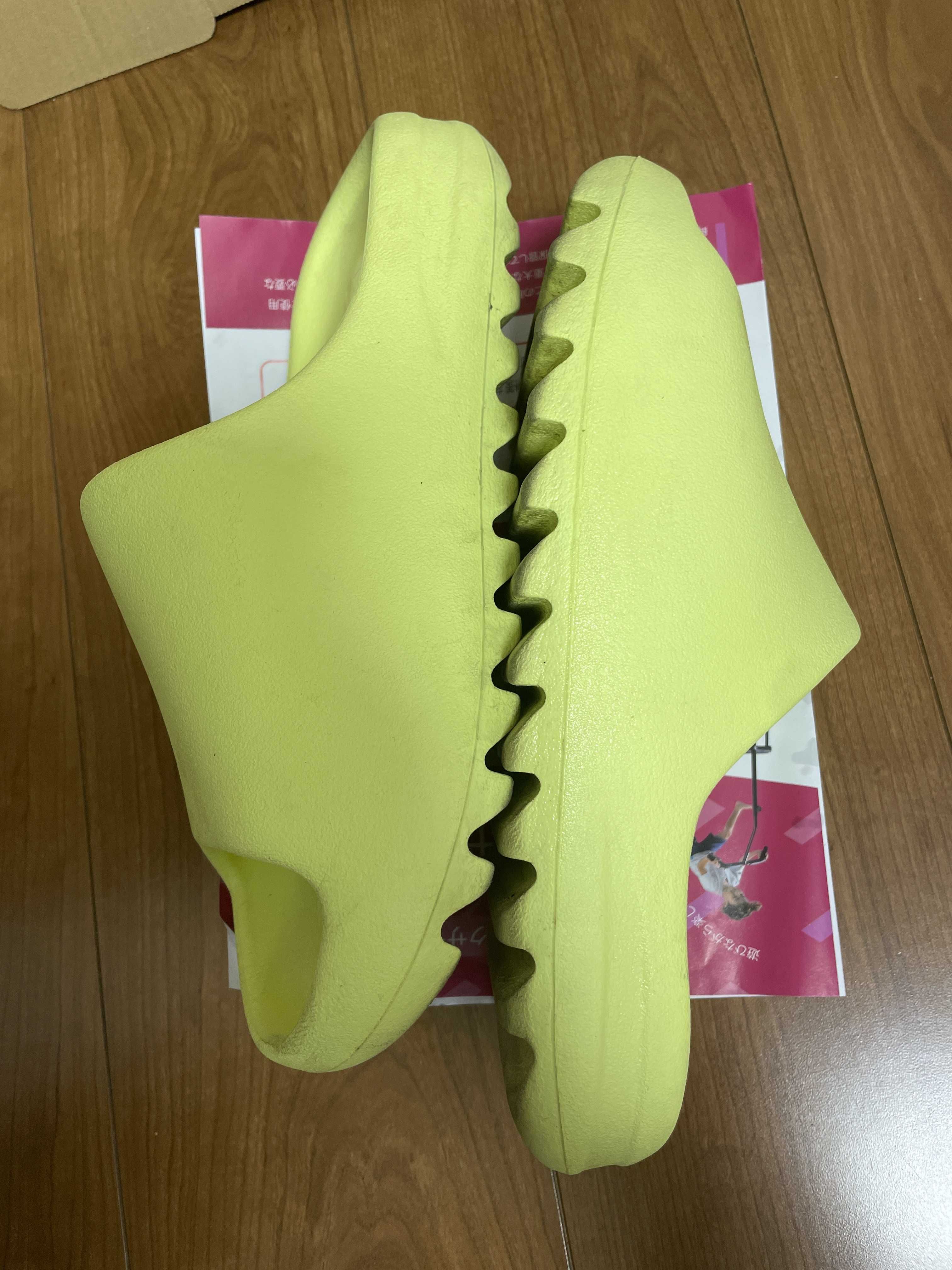 adidas YEEZY Slide "Glow Green"