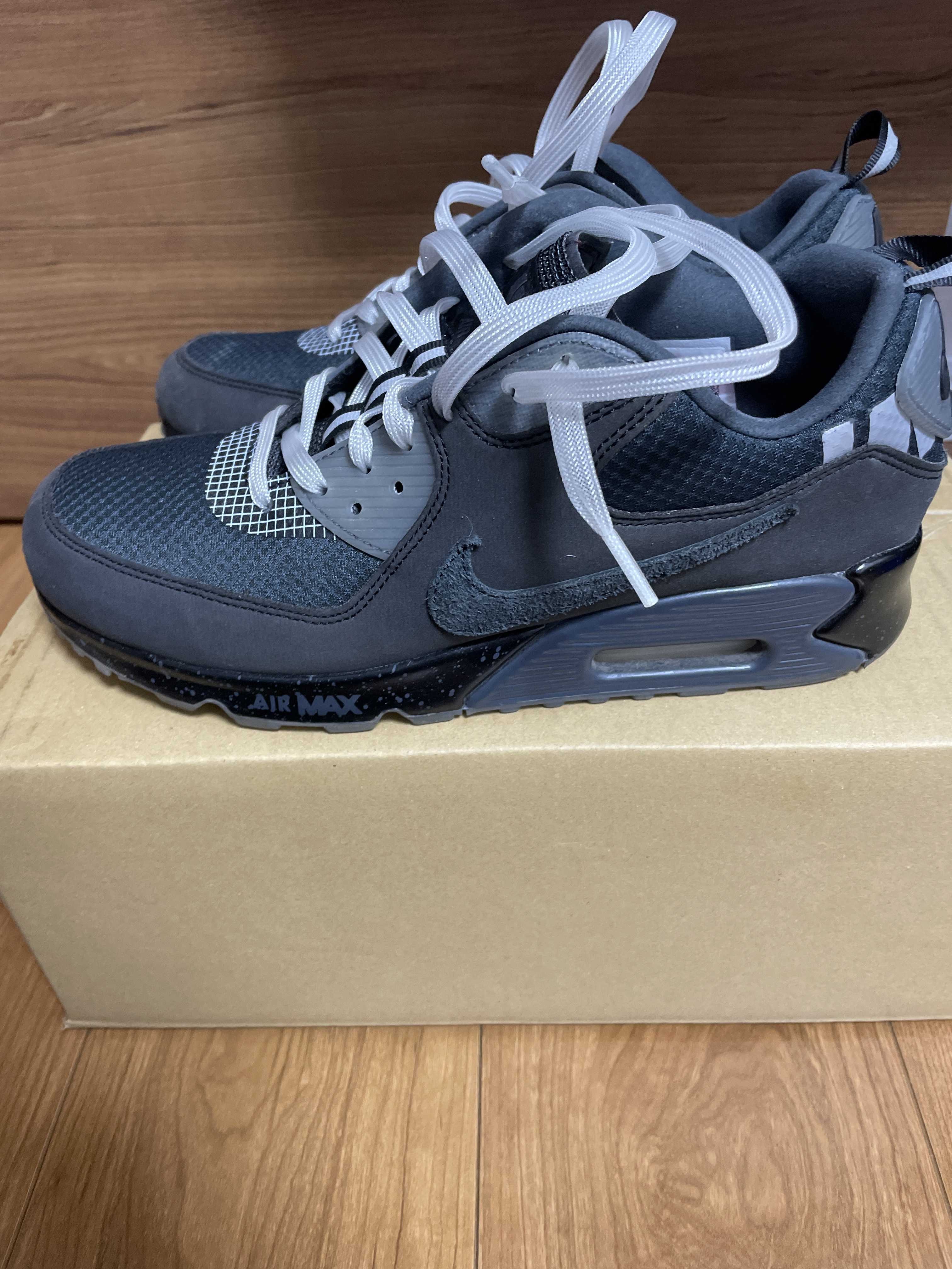 UNDEFEATED × Nike Air Max 90 "Black/Rush Pink"