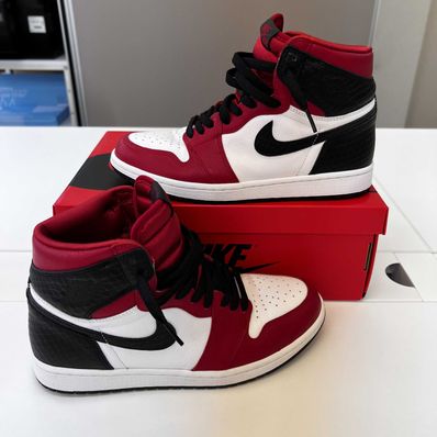 Nike Women's Air Jordan 1 High OG "Satin Red"