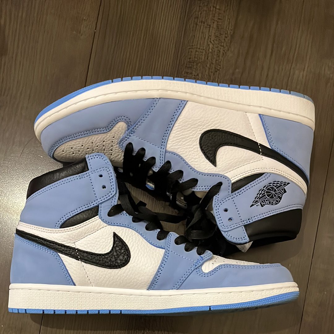 Nike Air Jordan 1 High OG "University Blue"