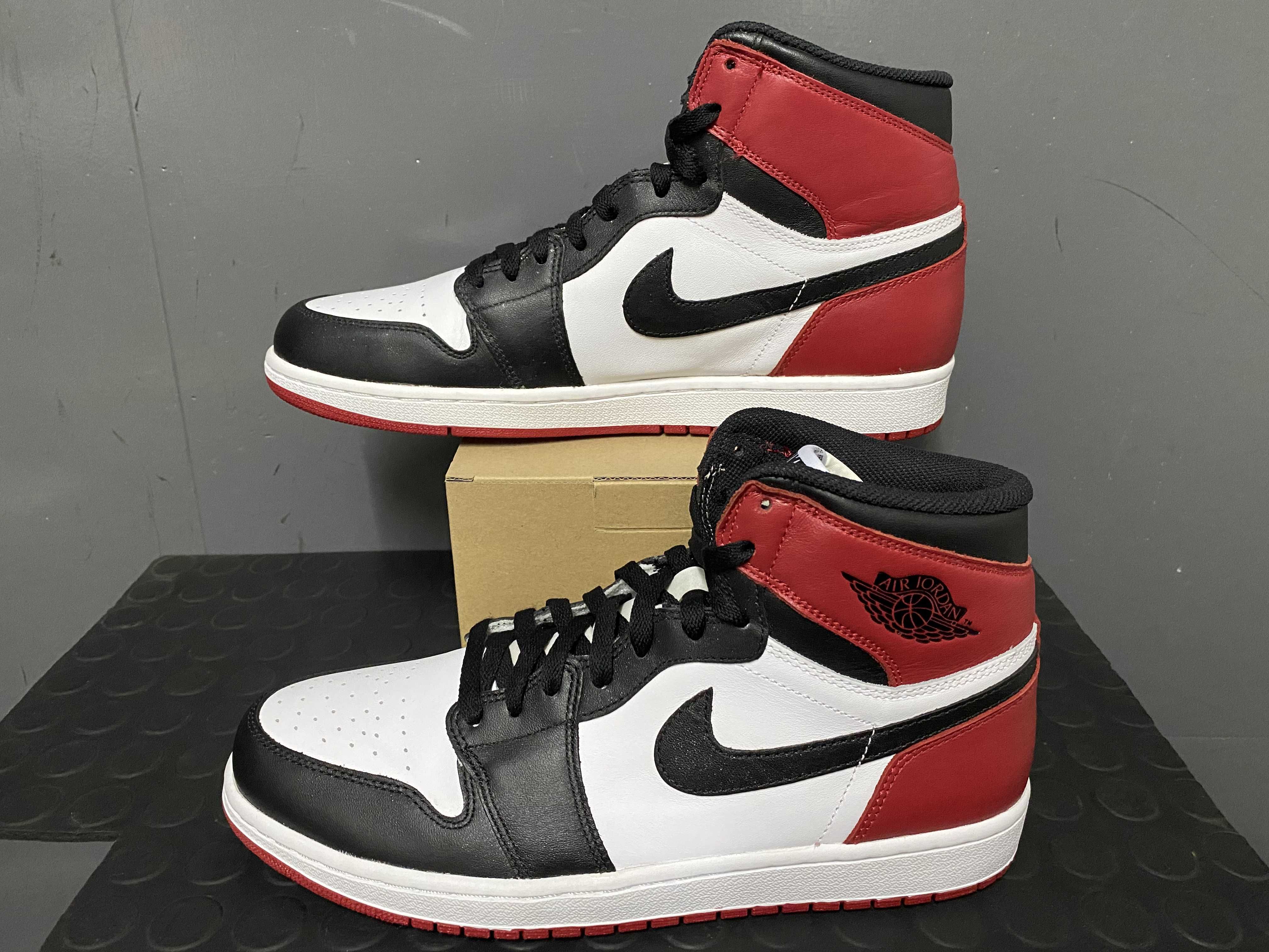 Nike Air Jordan 1 Retro High OG "Black Toe" (2013)