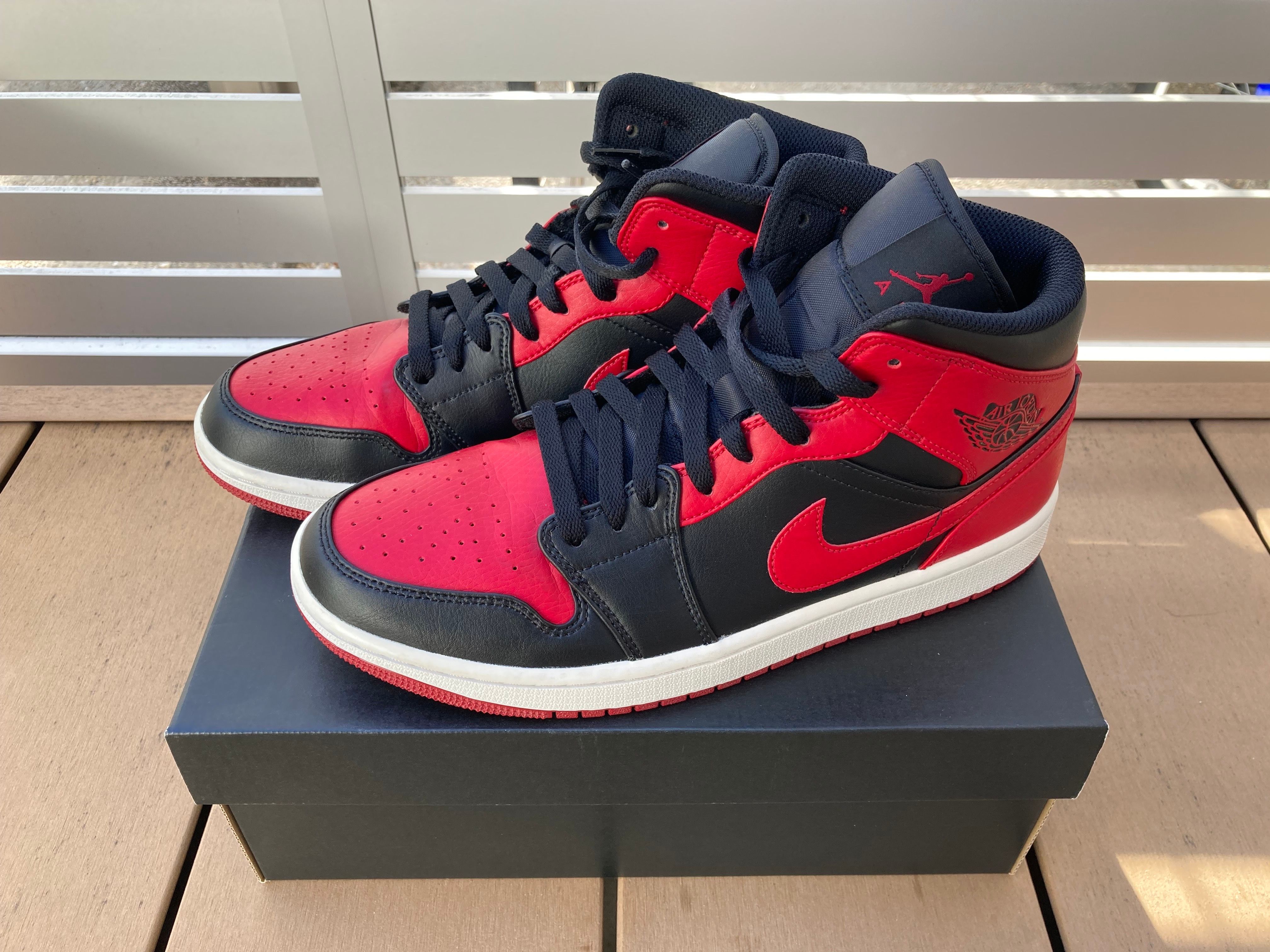 Nike Air Jordan 1 Mid "Bred"