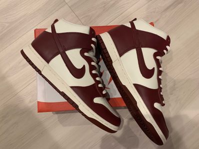 NIKE Women's DUNK HIGH "TEAM RED"