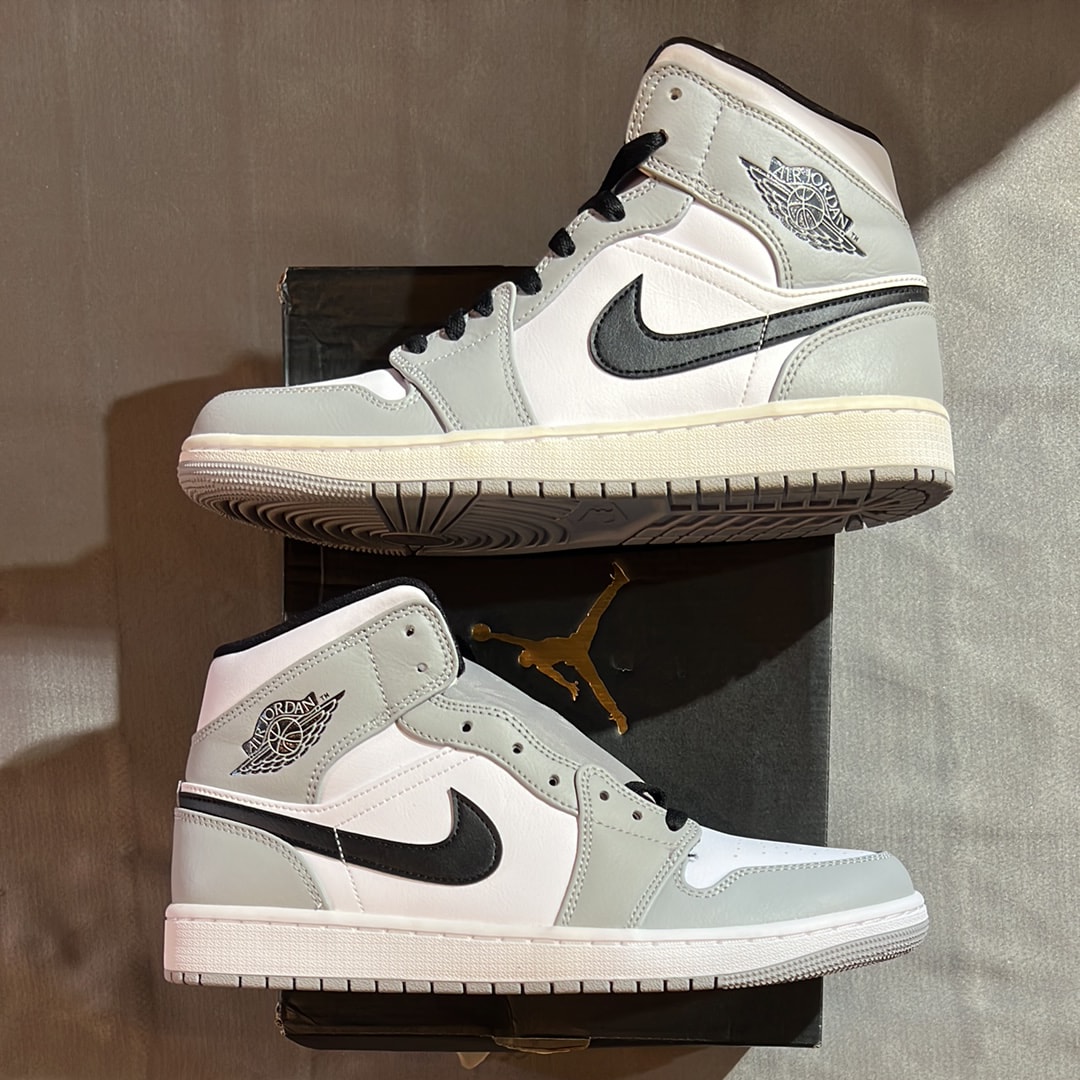Nike Air Jordan 1 Mid "Light Smoke Grey/White/Black"