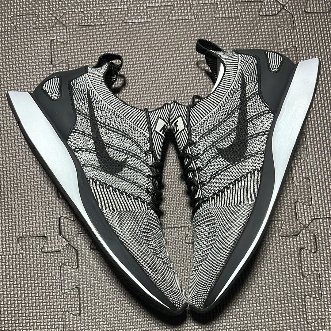 Nike Mariah Flyknit Racer "Pale Grey Solar Red"