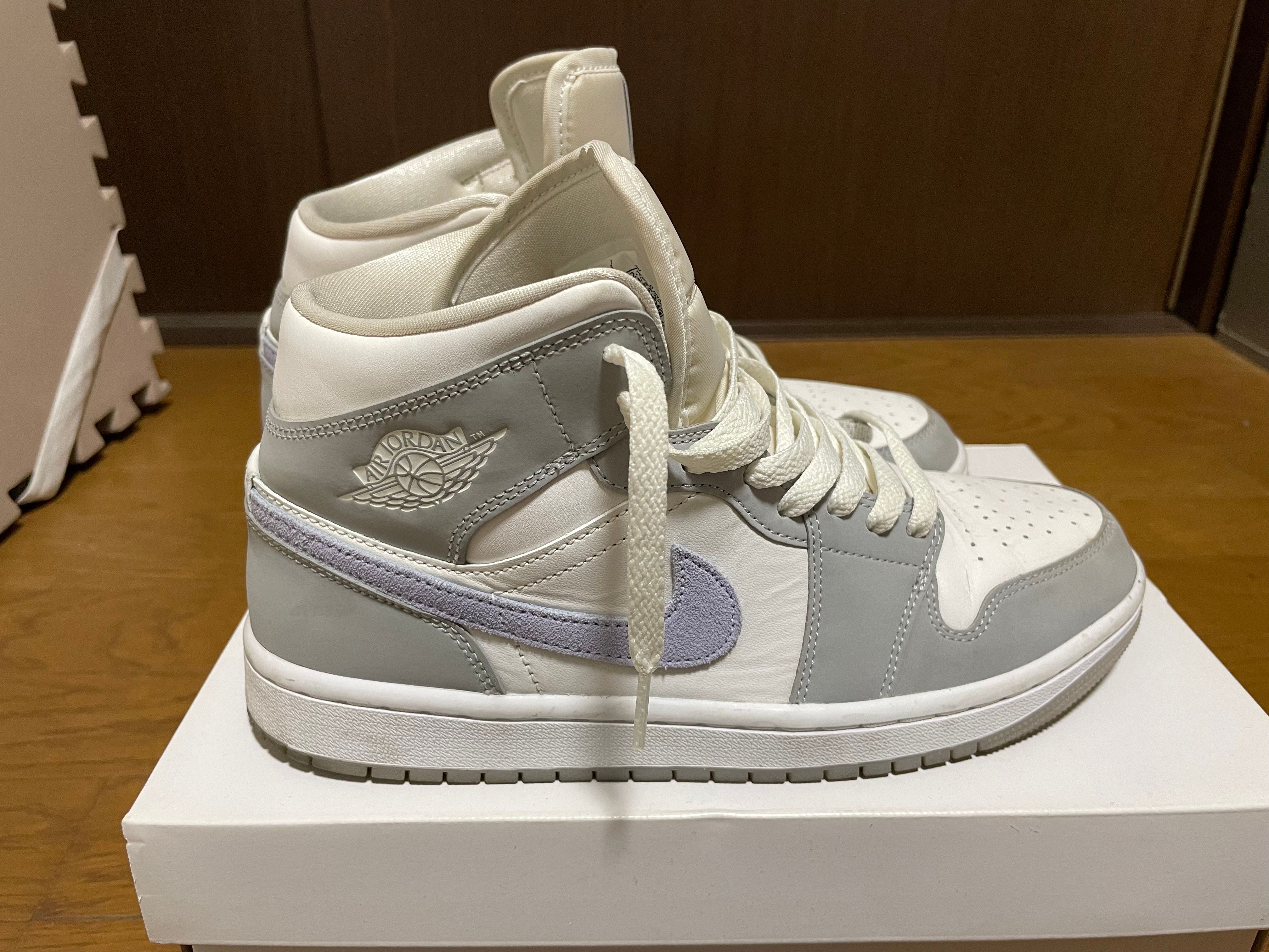 Nike Women's Air Jordan 1 Mid "Wolf Grey"