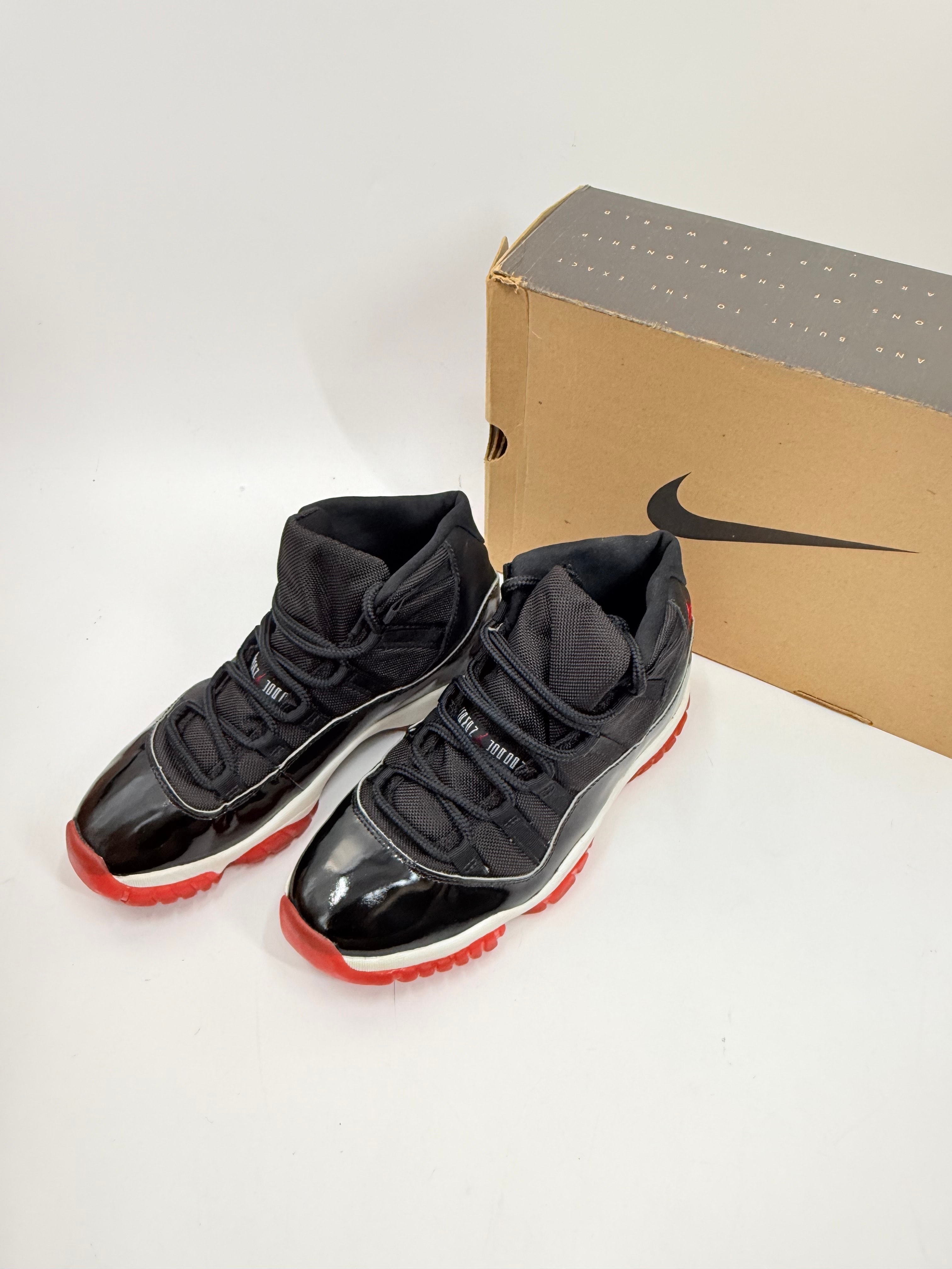 Nike Air Jordan 11 OG "Playoffs" (1995)