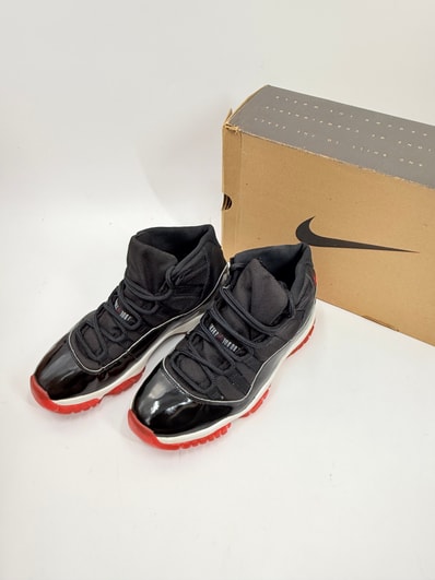 Nike Air Jordan 11 OG "Playoffs" (1995)