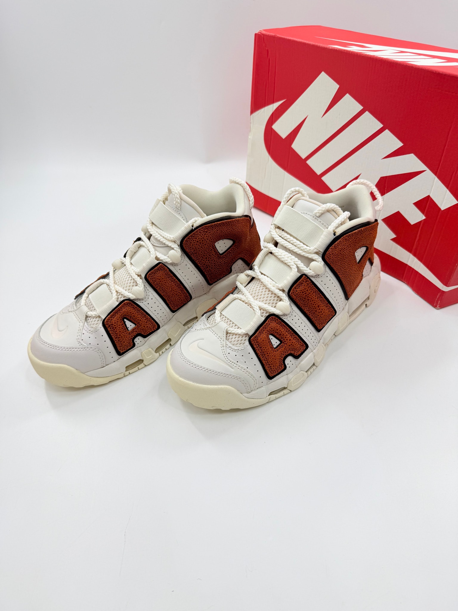 Nike Women's Air More Uptempo "Basketball collection"