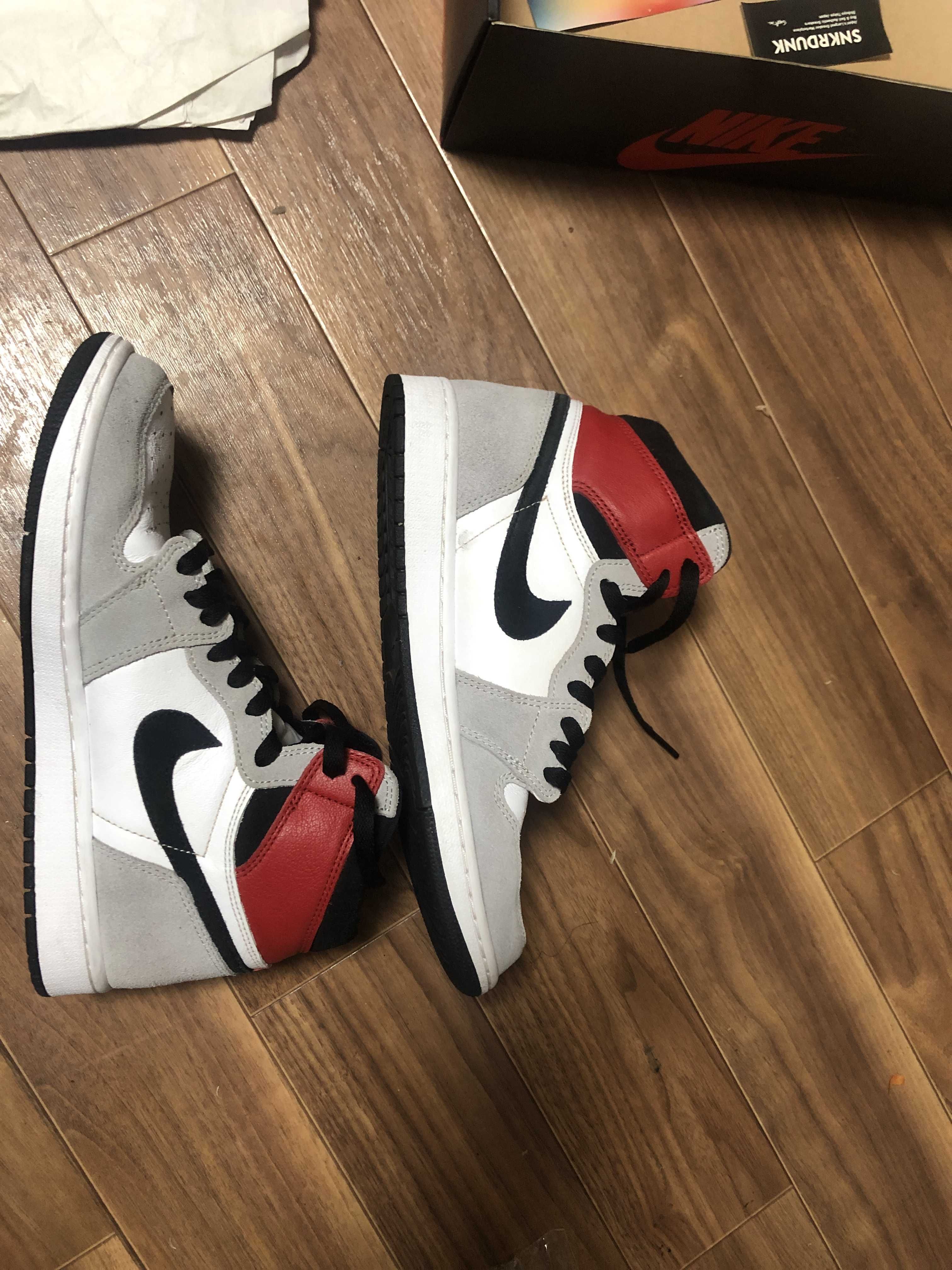 Nike Air Jordan 1 High OG "White/Black/Light Smoke Grey"