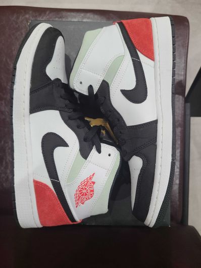 Nike Air Jordan 1 Mid SE "Black/Red/White"