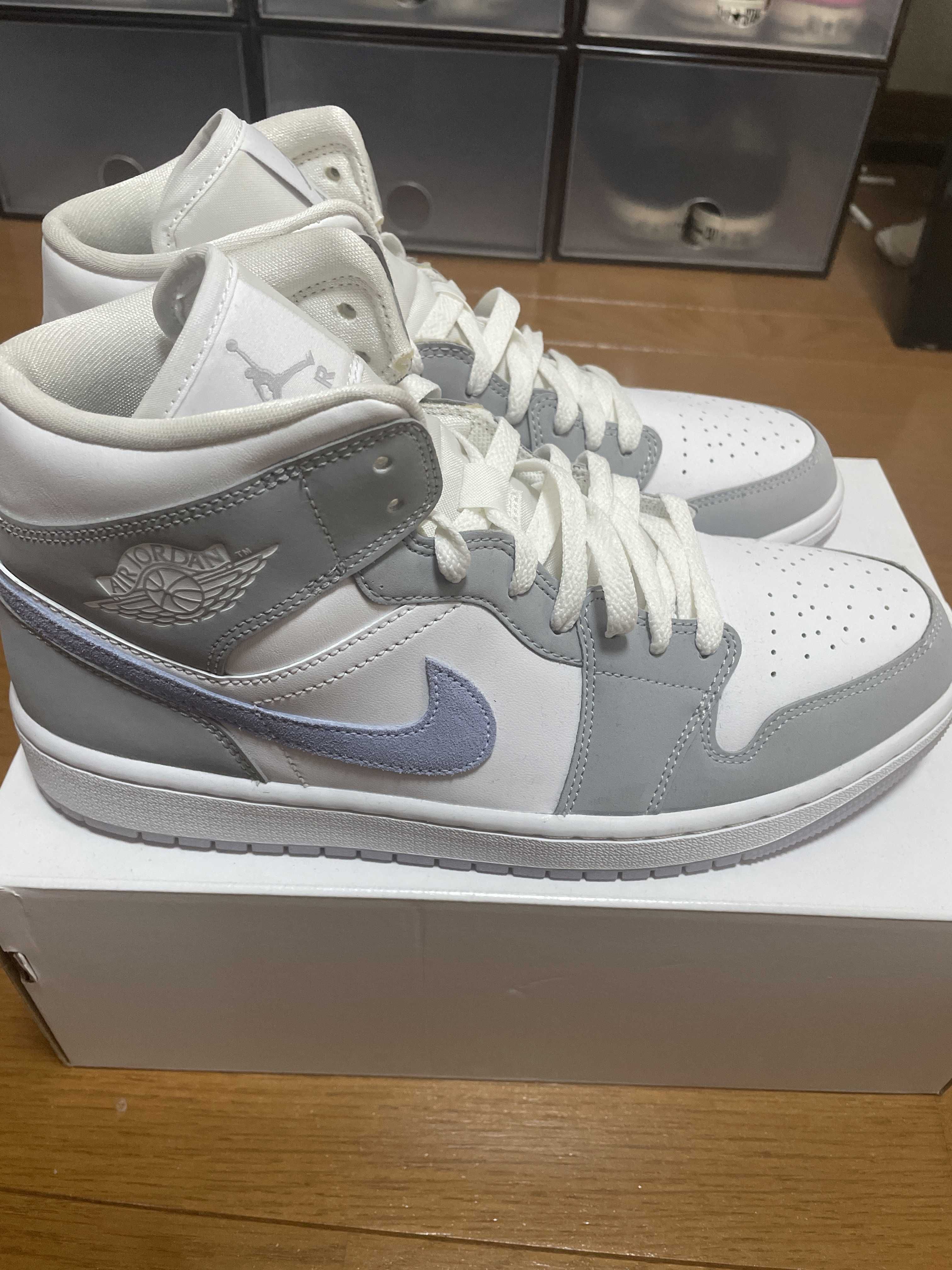 Nike Women's Air Jordan 1 Mid "Wolf Grey"