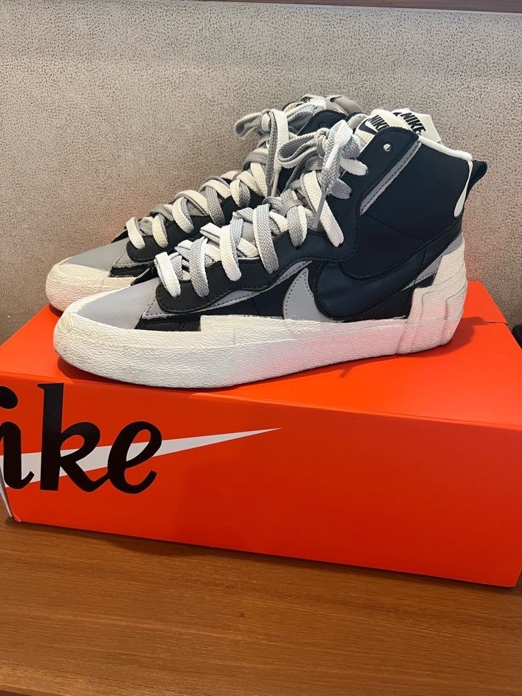 sacai × NIKE BLAZER MID "BLACK/WOLF GREY/WHITE"