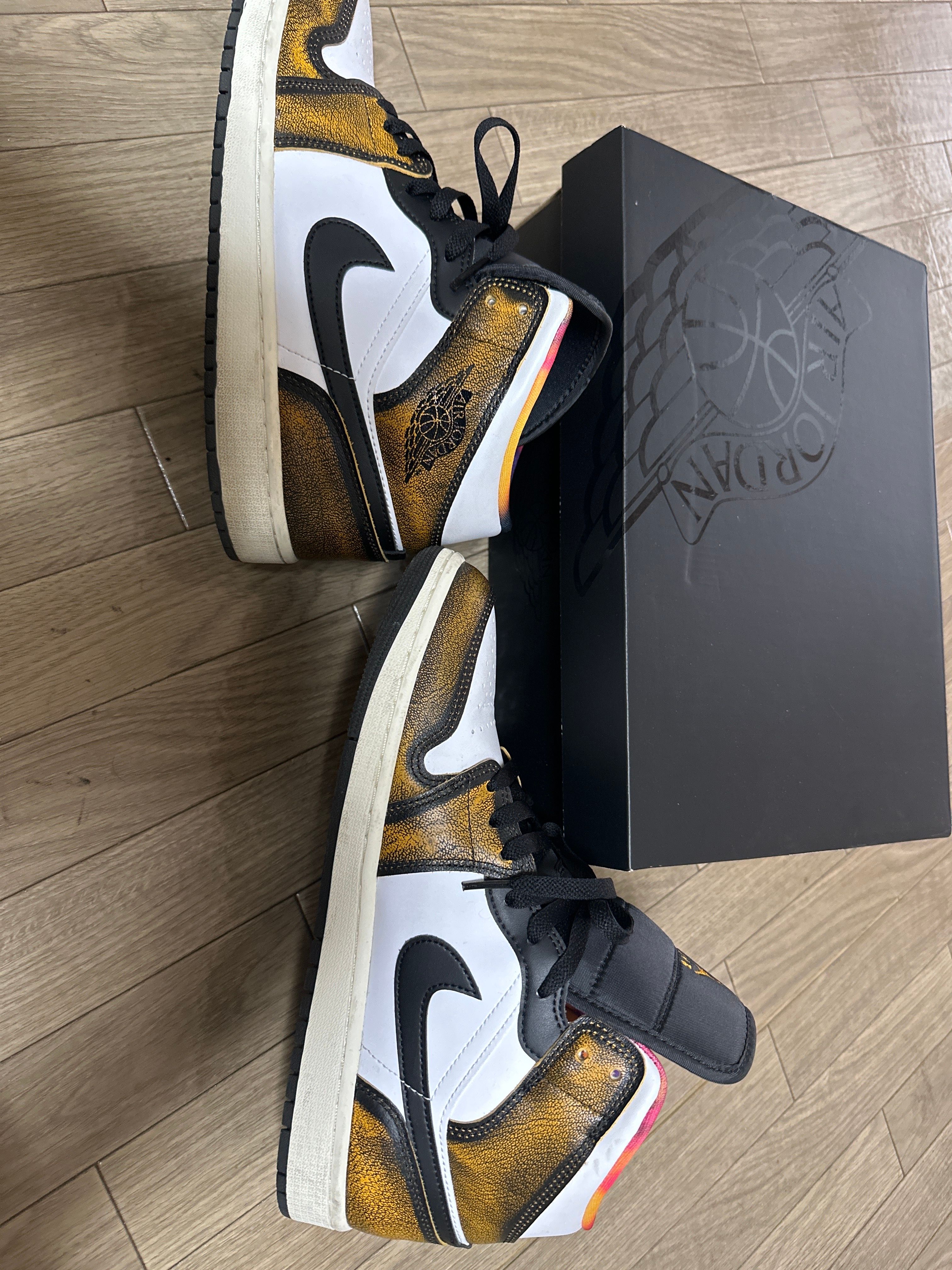 Nike Air Jordan 1 Mid "Wear Away"