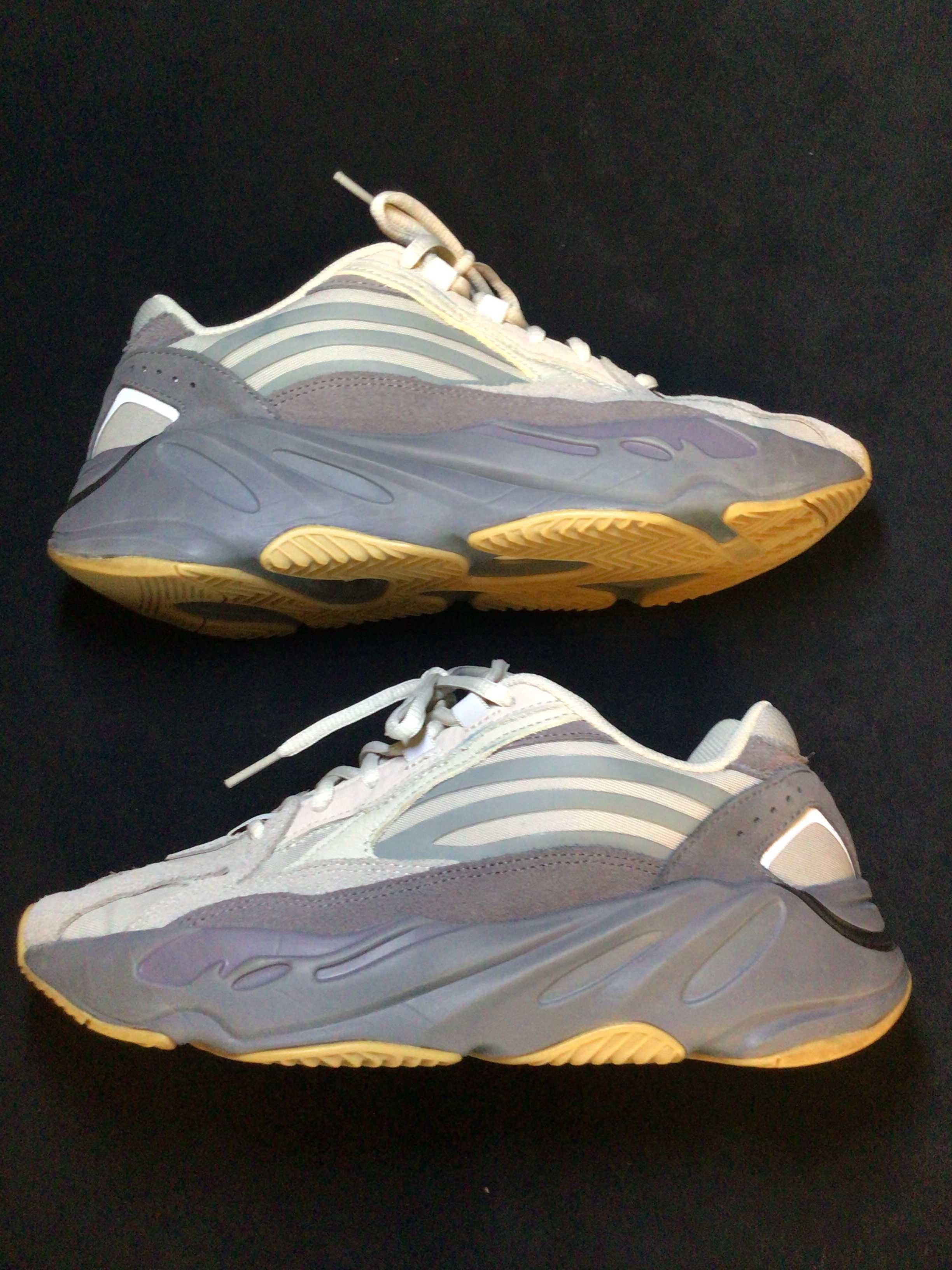 adidas YEEZY Boost 700 V2 "Tephra"