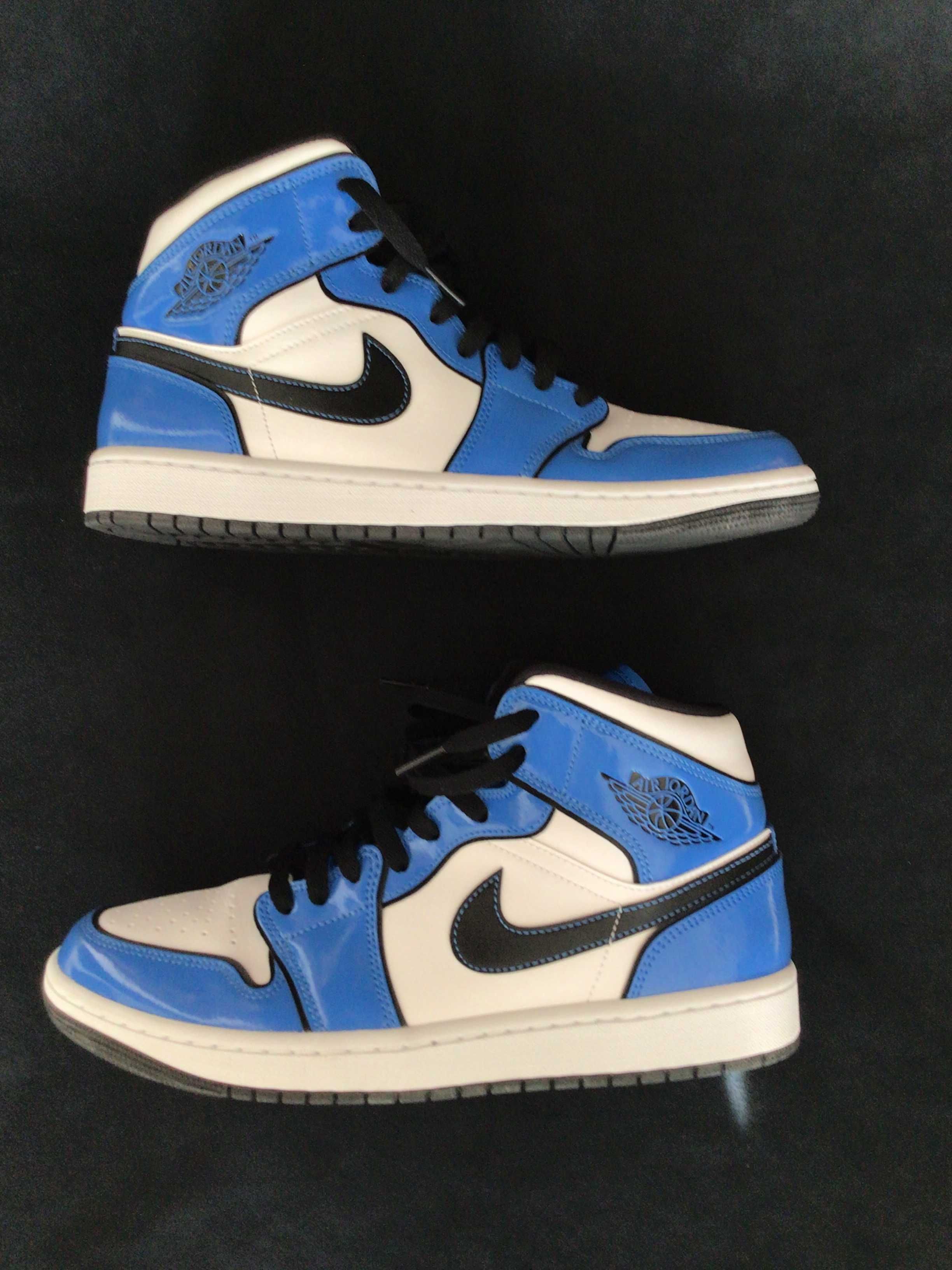 Nike Air Jordan 1 Mid SE "Signal Blue"