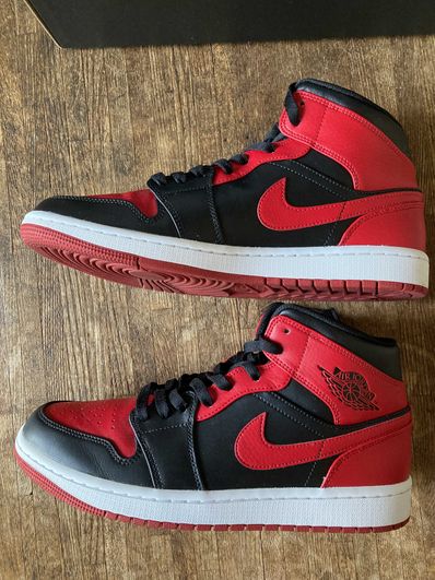 Nike Air Jordan 1 Mid "Bred"